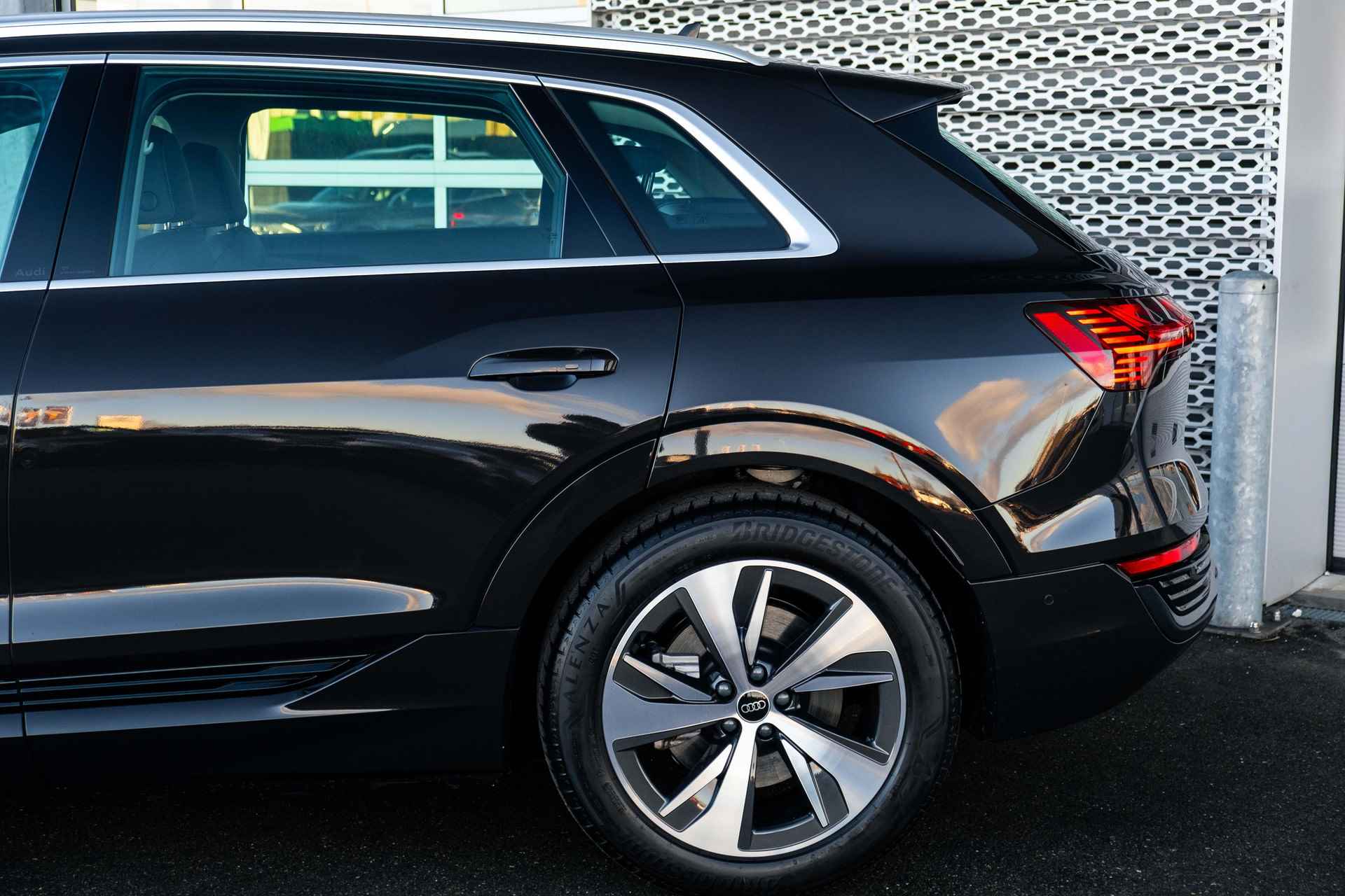 Audi Q8 e-tron - 26/77