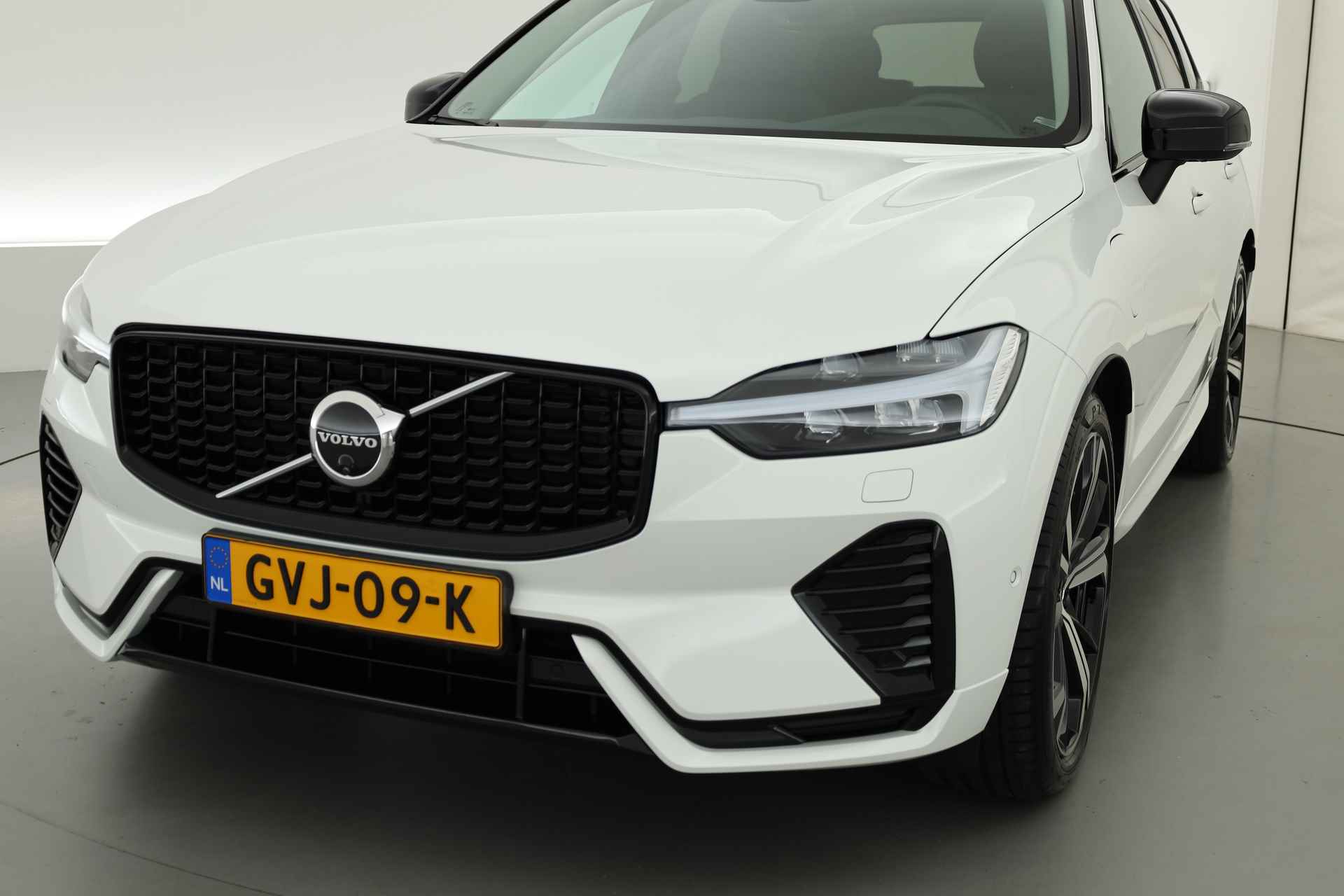 Volvo XC60 2.0 Recharge T6 AWD Plus Dark | Luchtvering | Pano | Trekhaak | 360cam | 21'' | Memory | H&K | Pilot Assist - 29/37