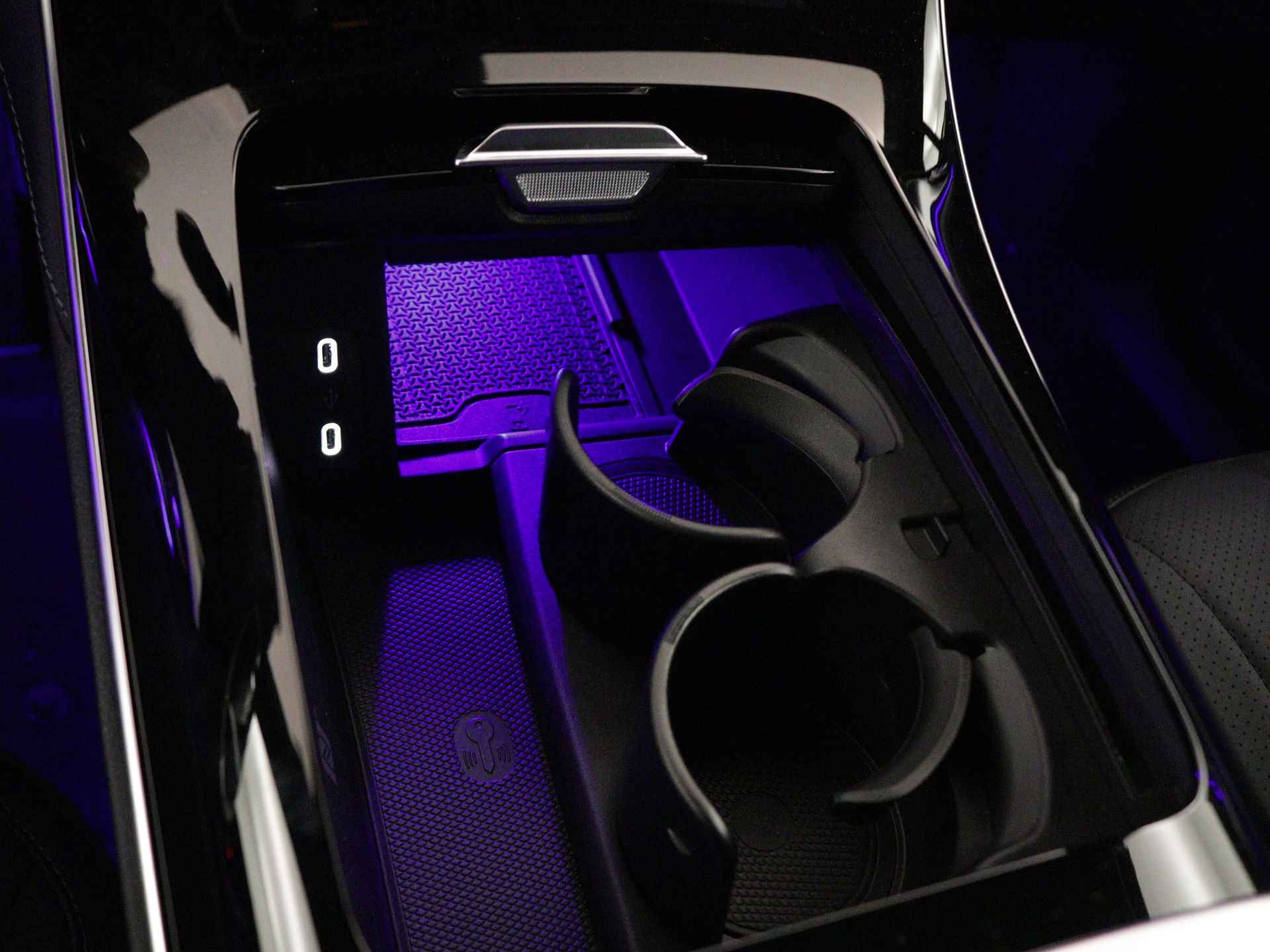 Mercedes-Benz EQE SUV 350+ Business Edition 96 kWh | Stoelventilatie en verwarming vooraan | Verwarmde voorruit | High-performance led-koplampen | | Parkeerpakket met achteruitcamera | Spiegelpakket | Sfeerverlichting | - 10/38