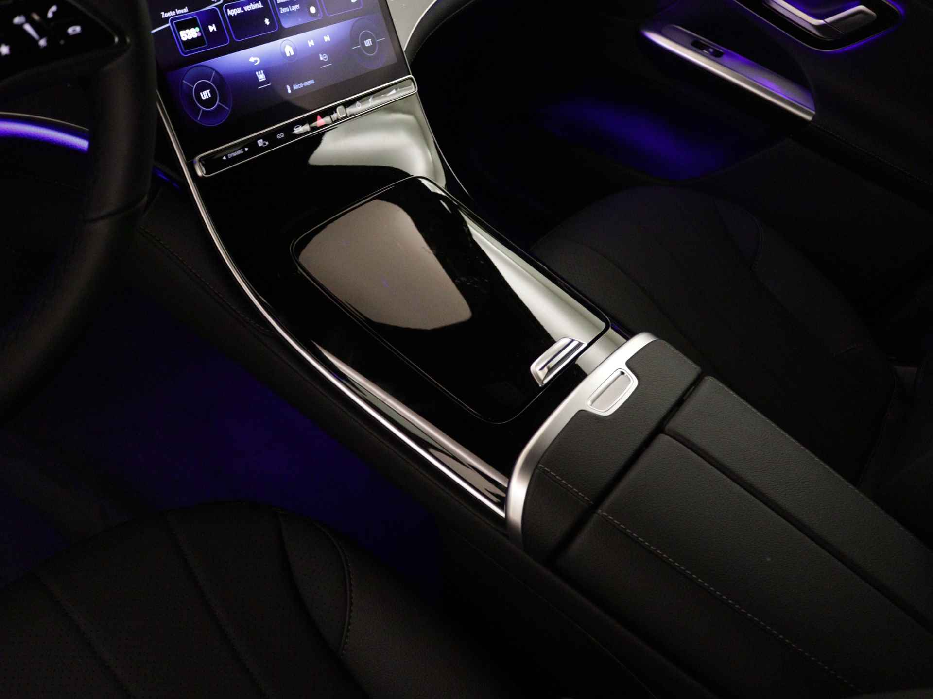 Mercedes-Benz EQE SUV 350+ Business Edition 96 kWh | Stoelventilatie en verwarming vooraan | Verwarmde voorruit | High-performance led-koplampen | | Parkeerpakket met achteruitcamera | Spiegelpakket | Sfeerverlichting | - 26/38