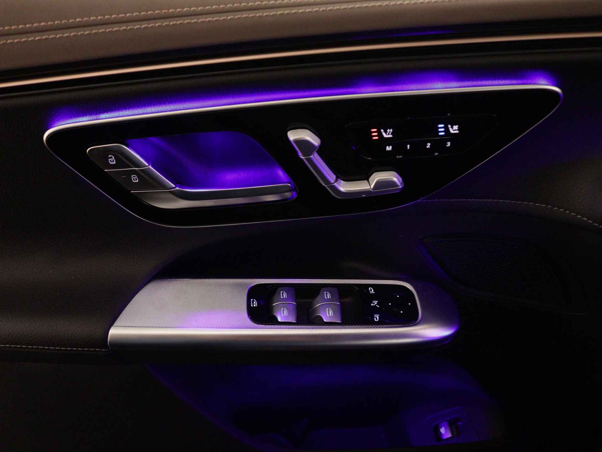 Mercedes-Benz EQE SUV 350+ Business Edition 96 kWh | Stoelventilatie en verwarming vooraan | Verwarmde voorruit | High-performance led-koplampen | | Parkeerpakket met achteruitcamera | Spiegelpakket | Sfeerverlichting | - 27/38