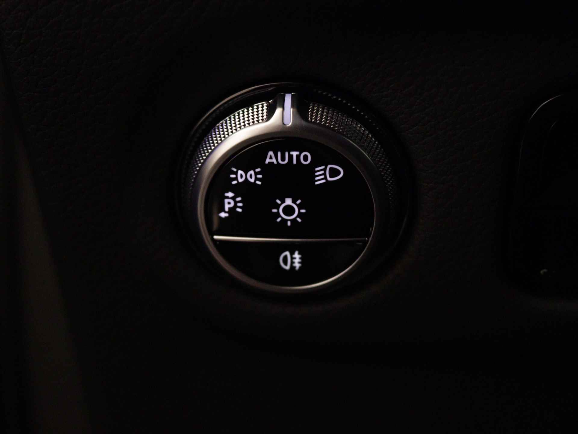 Mercedes-Benz EQE SUV 350+ Business Edition 96 kWh | Stoelventilatie en verwarming vooraan | Verwarmde voorruit | High-performance led-koplampen | | Parkeerpakket met achteruitcamera | Spiegelpakket | Sfeerverlichting | - 28/38