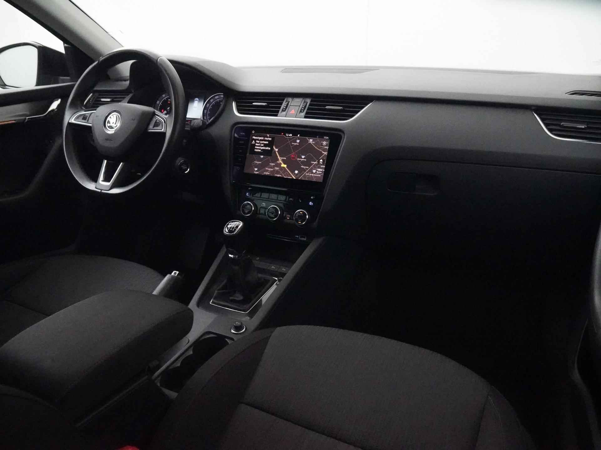 Skoda Octavia Combi 1.0 TSI Greentech Style Business | Trekhaak | Navigatie | Apple Carplay | Zondag Open! - 2/37