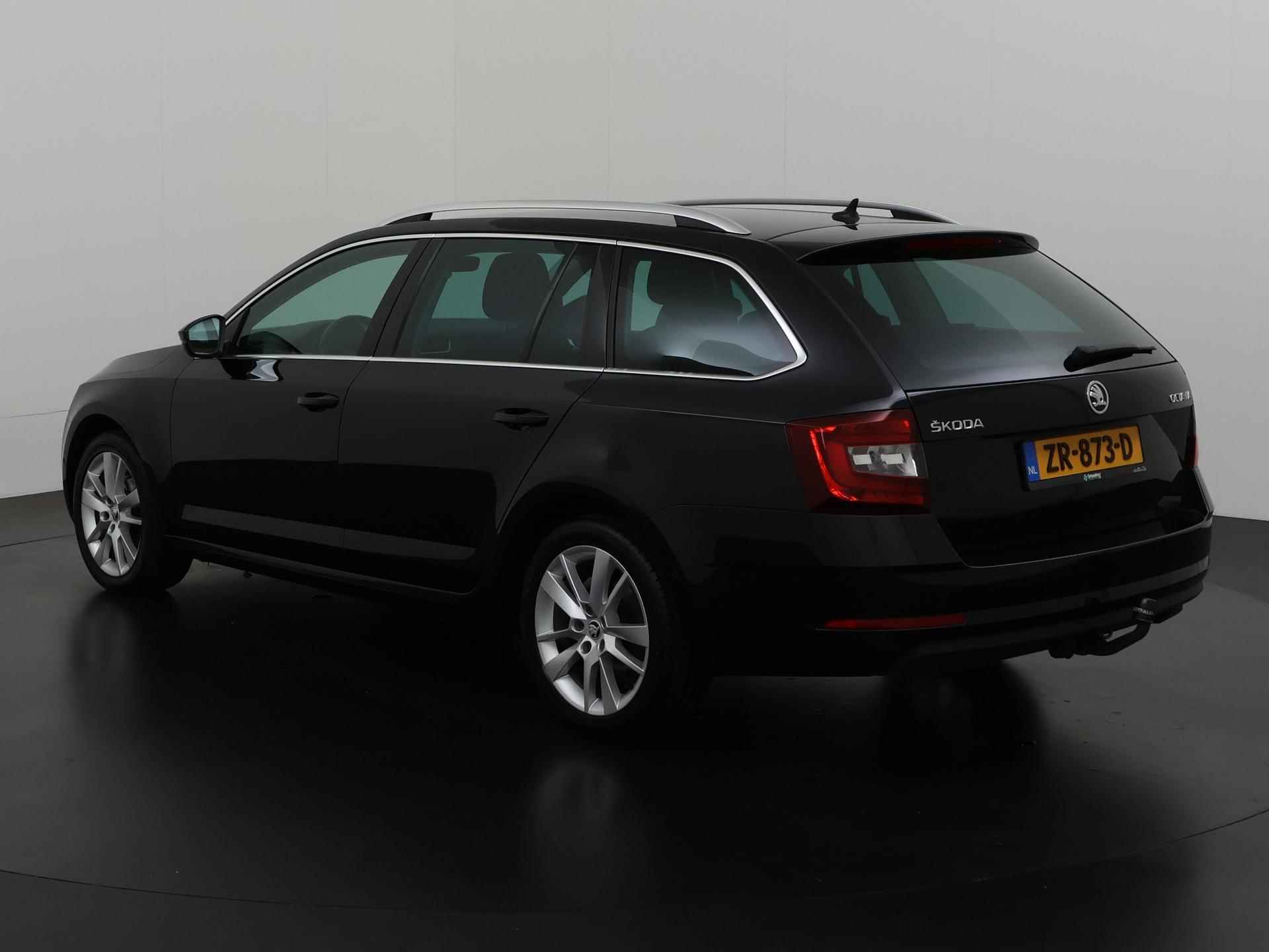 Skoda Octavia Combi 1.0 TSI Greentech Style Business | Trekhaak | Navigatie | Apple Carplay | Zondag Open! - 6/37