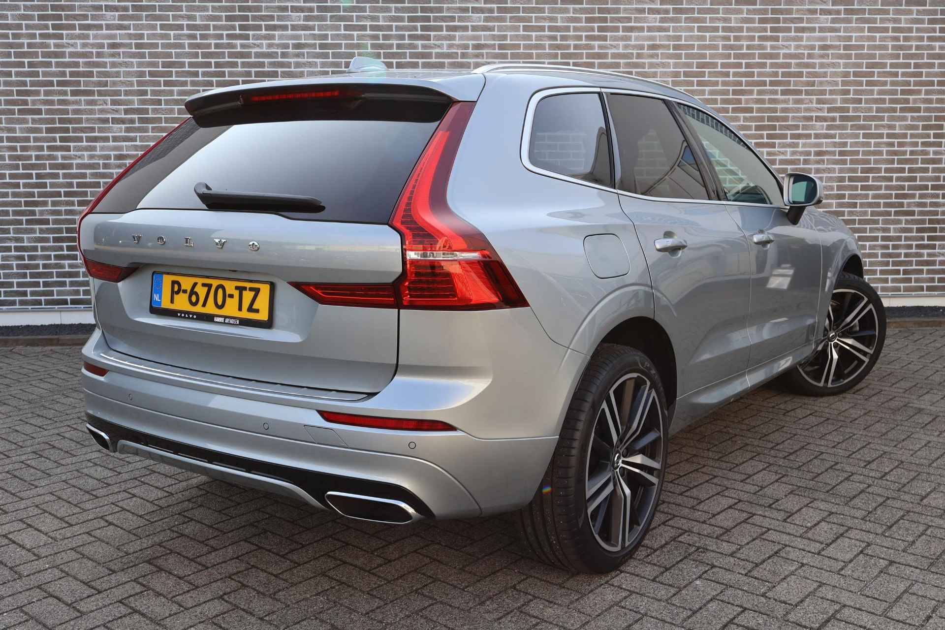 Volvo XC60 D4 AWD R-Design | Adaptive cruise control | Camera | Harman/Kardon audio | 21 inch velgen | Full LED koplampen | Keyless | Elektrische stoelverstelling | - 4/23