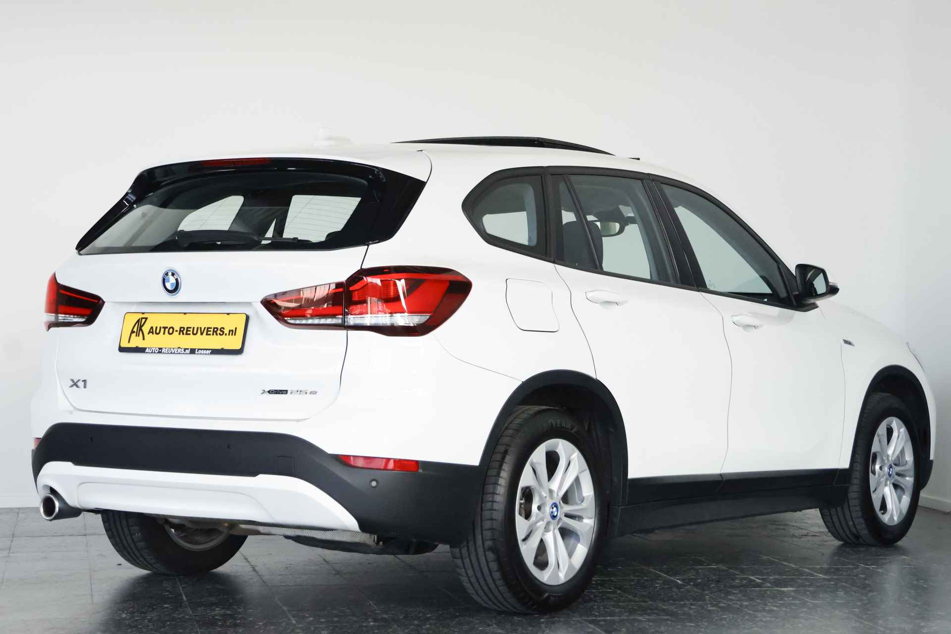 BMW X1 xDrive25e / Opendak / LED / Navi / Cruisecontrol - 2/32