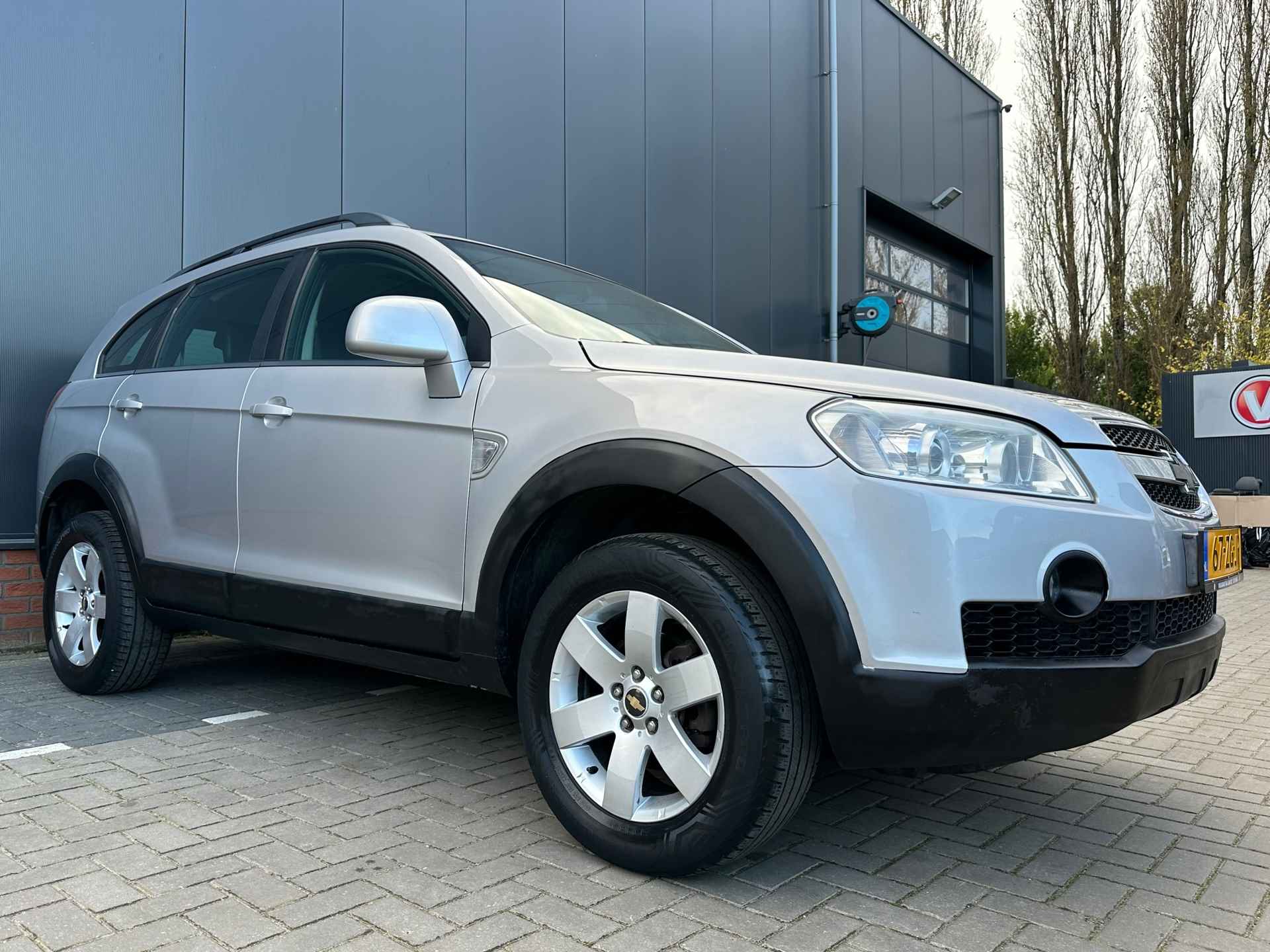 Chevrolet Captiva 2.4i Style 7-Pers (12 mnd BOVAG garantie) - 2/33