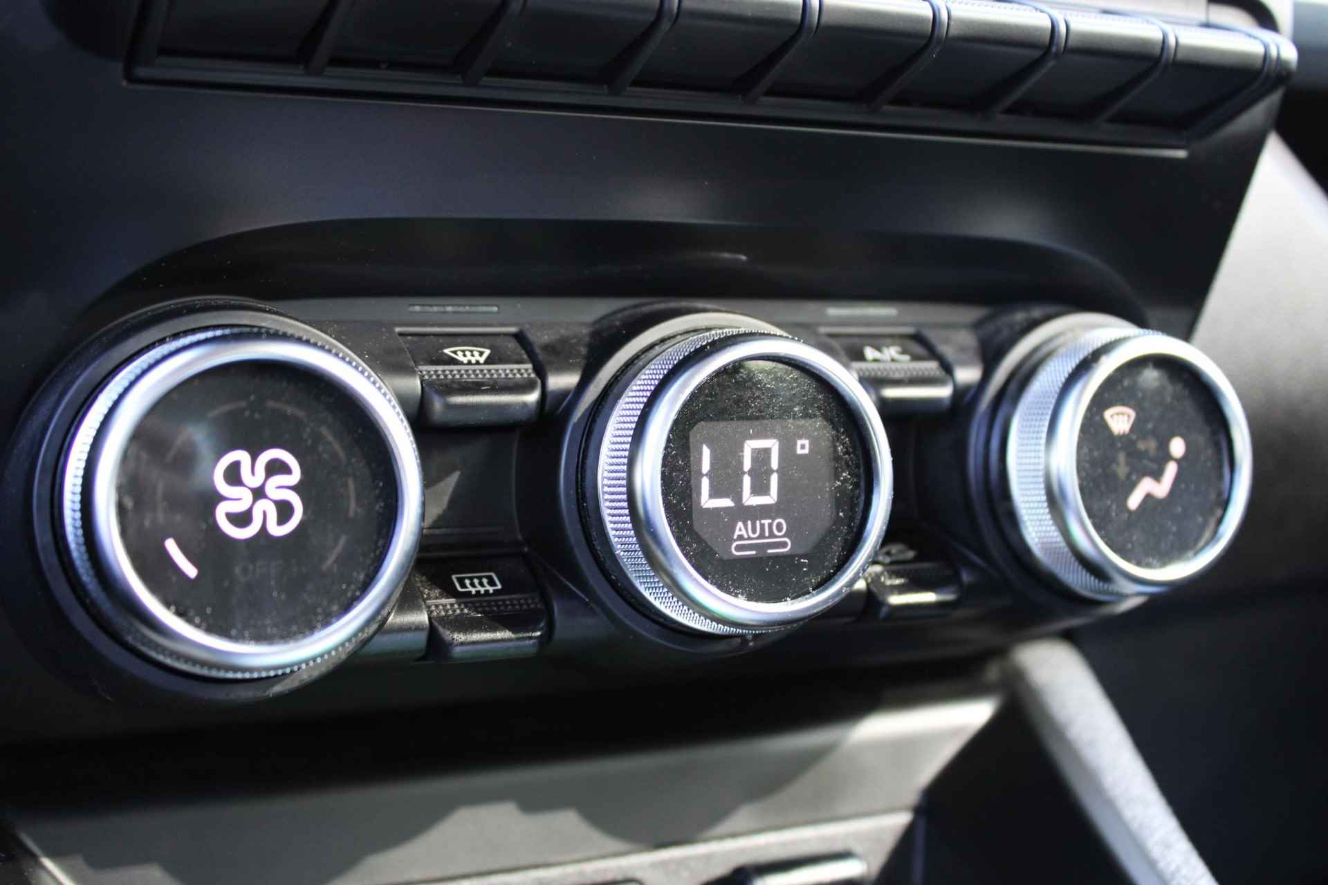 Renault ZOE R135 Intens 52 kWh | Incl. Accu | Groot Accupakket | Groot Scherm | Winter Pack | A. Camera | Dealer Onderhouden | 1e Eig! - 32/44