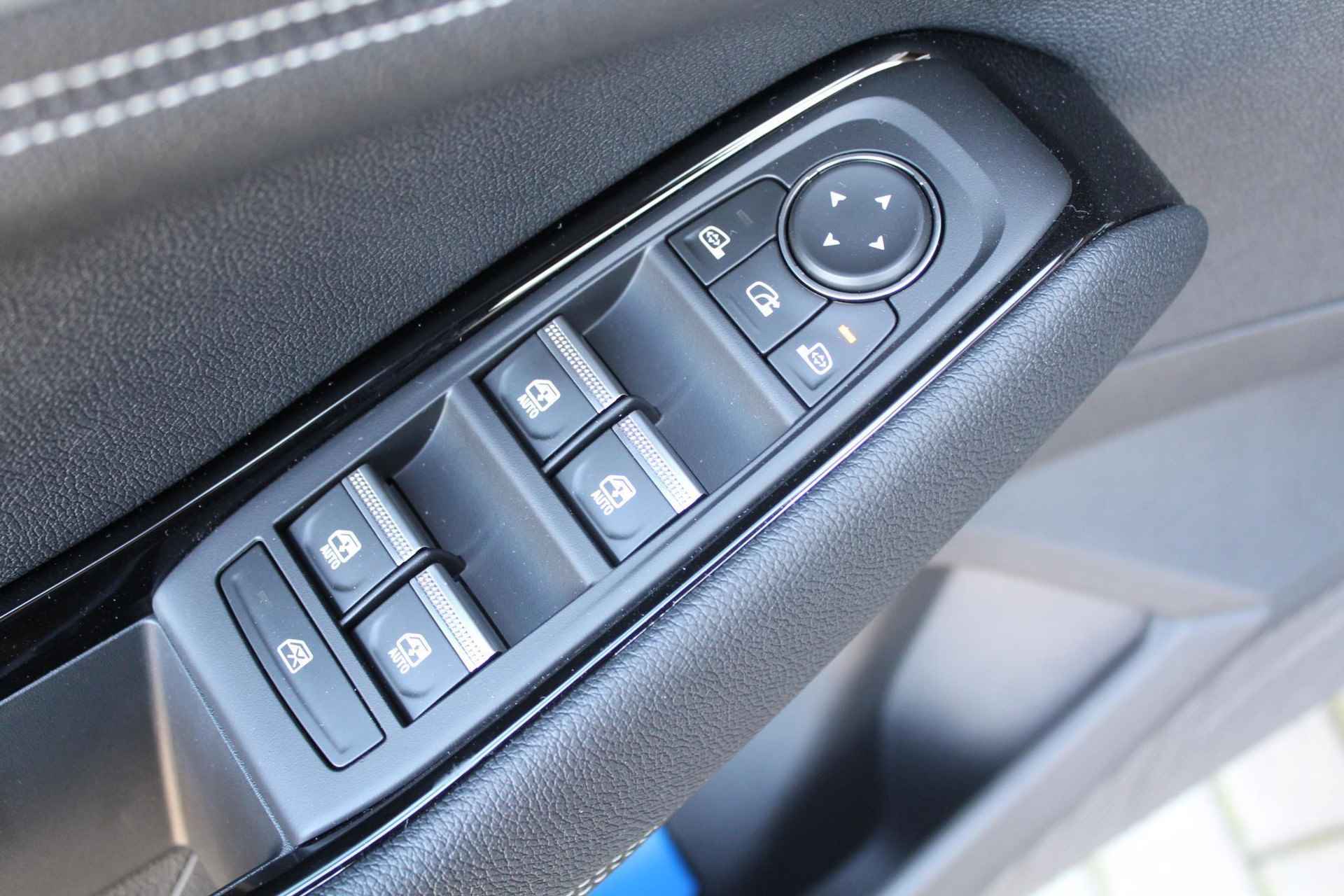 Renault Austral 1.2 Mild Hybrid Advanced 130 Techno  / Achteruitrijcamera / Apple Car Play & Android auto / Cruise control / DAB / Keyless / LED / Kunstlederen-stof bekleding / Licht metalen velgen 19" / Navigatiesysteem / Parkeersensoren voor + achter / Verwarmde voorruit - 14/34