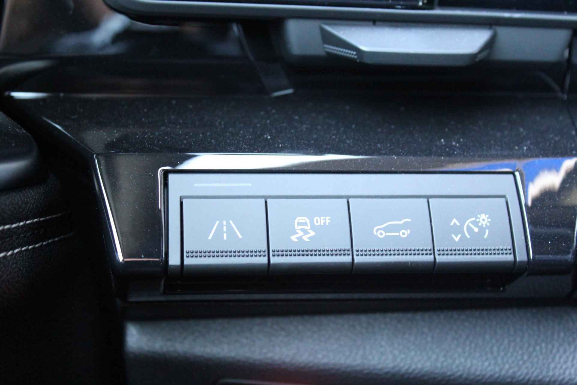 Renault Austral 1.2 Mild Hybrid Advanced 130 Techno  / Achteruitrijcamera / Apple Car Play & Android auto / Cruise control / DAB / Keyless / LED / Kunstlederen-stof bekleding / Licht metalen velgen 19" / Navigatiesysteem / Parkeersensoren voor + achter / Verwarmde voorruit - 24/34