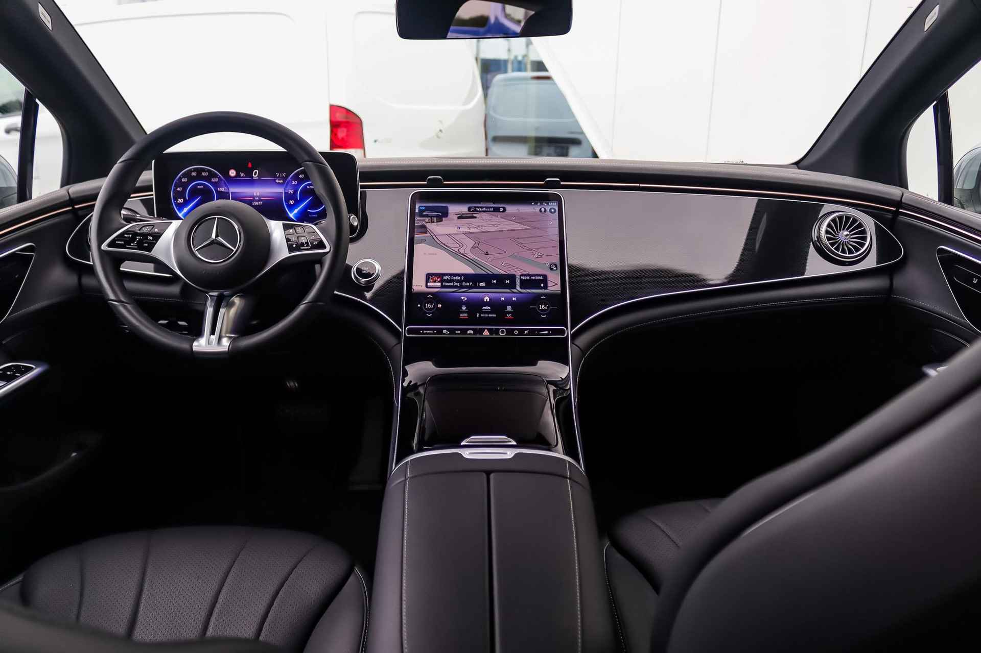 Mercedes-Benz EQE EQE 300 Business Line | Basispakket Plus | Electric Art Interieur | MBUX High-End Displaypakket | Schuifdak | Sfeerverlichting | Parktronic - 4/38