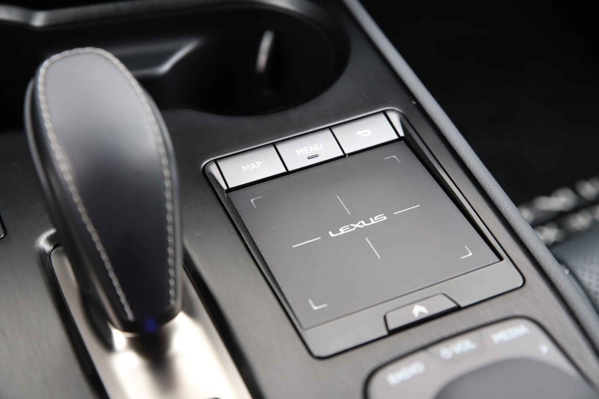 Lexus UX 300e Luxury 204pk Full Electric | Full Options - 28/61