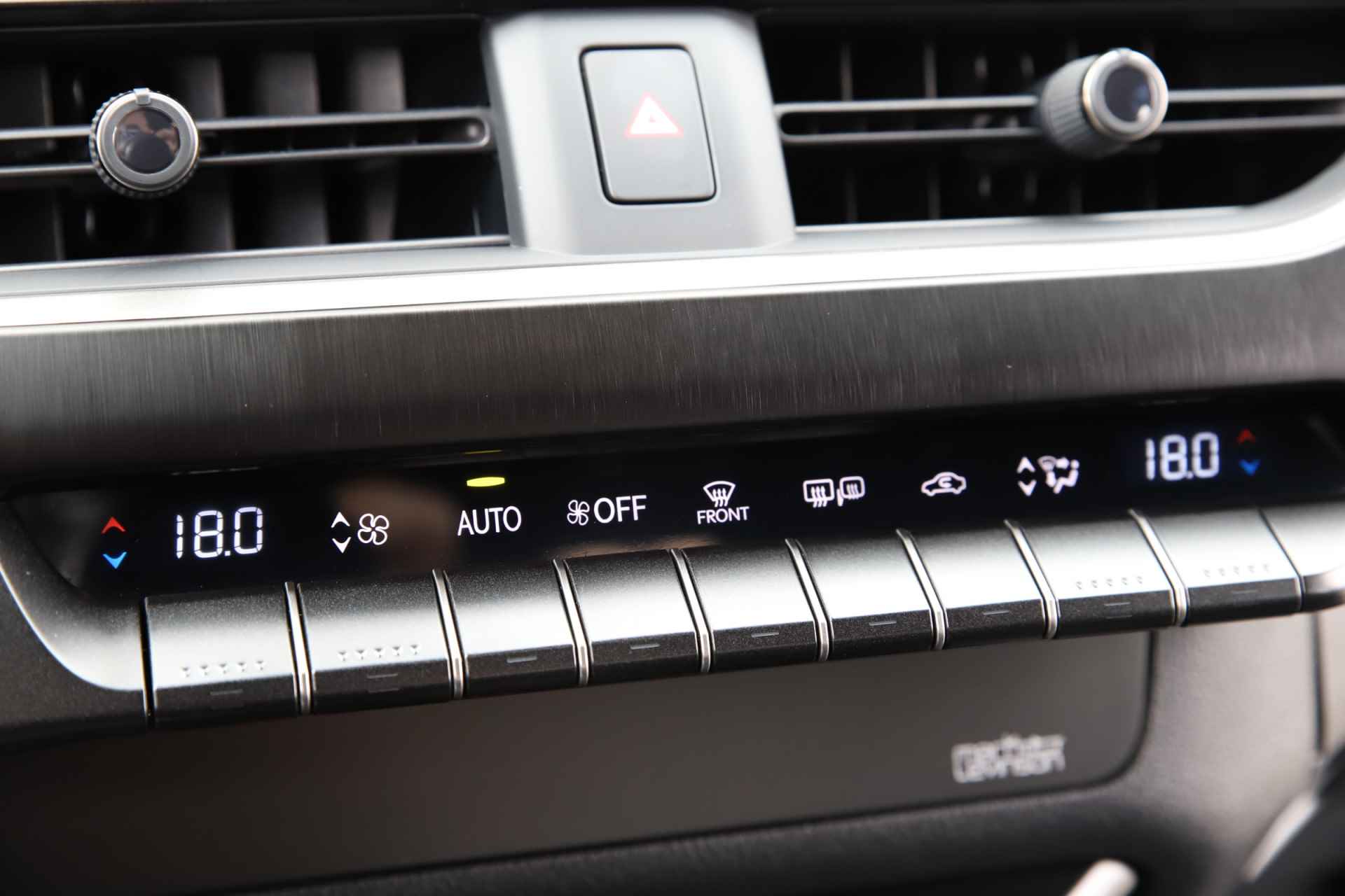 Lexus UX 300e Luxury 204pk Full Electric | Full Options - 30/61