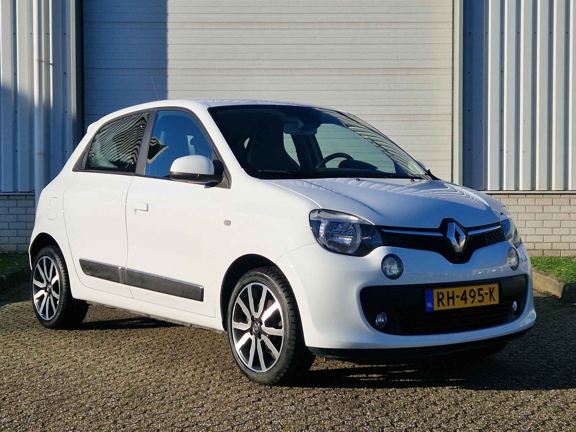 Renault Twingo 1.0 Intens Automaat / 1e Eigenaar / Dealer Onderhouden / Achteruitrijcamera / All Season Banden / Apple Carplay / Android Auto / Parkeersensoren Achter / - 20/33