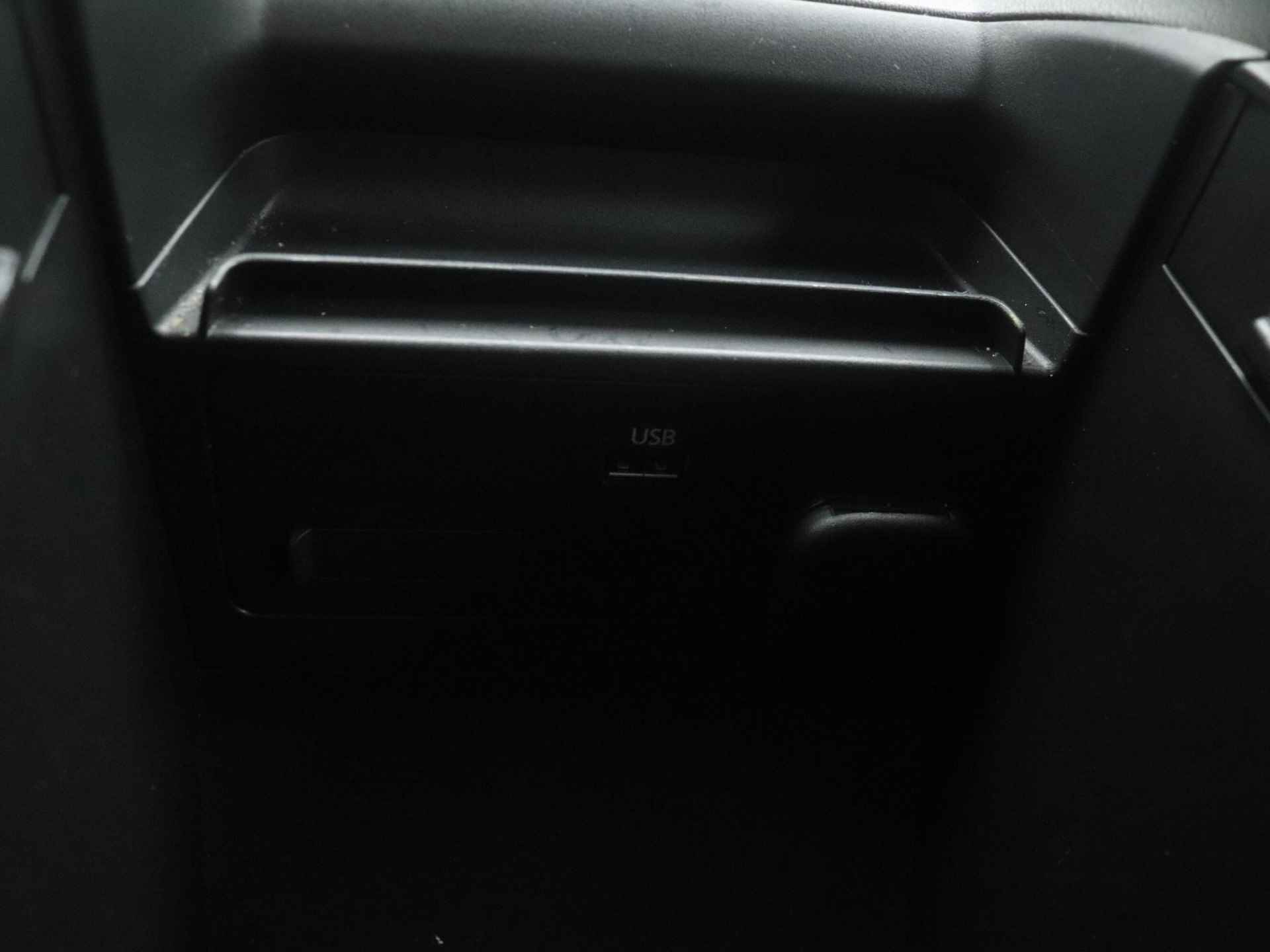 Mazda CX-30 2.0 SkyActiv-X Comfort automaat met afneembare trekhaak : dealer onderhouden - 38/48
