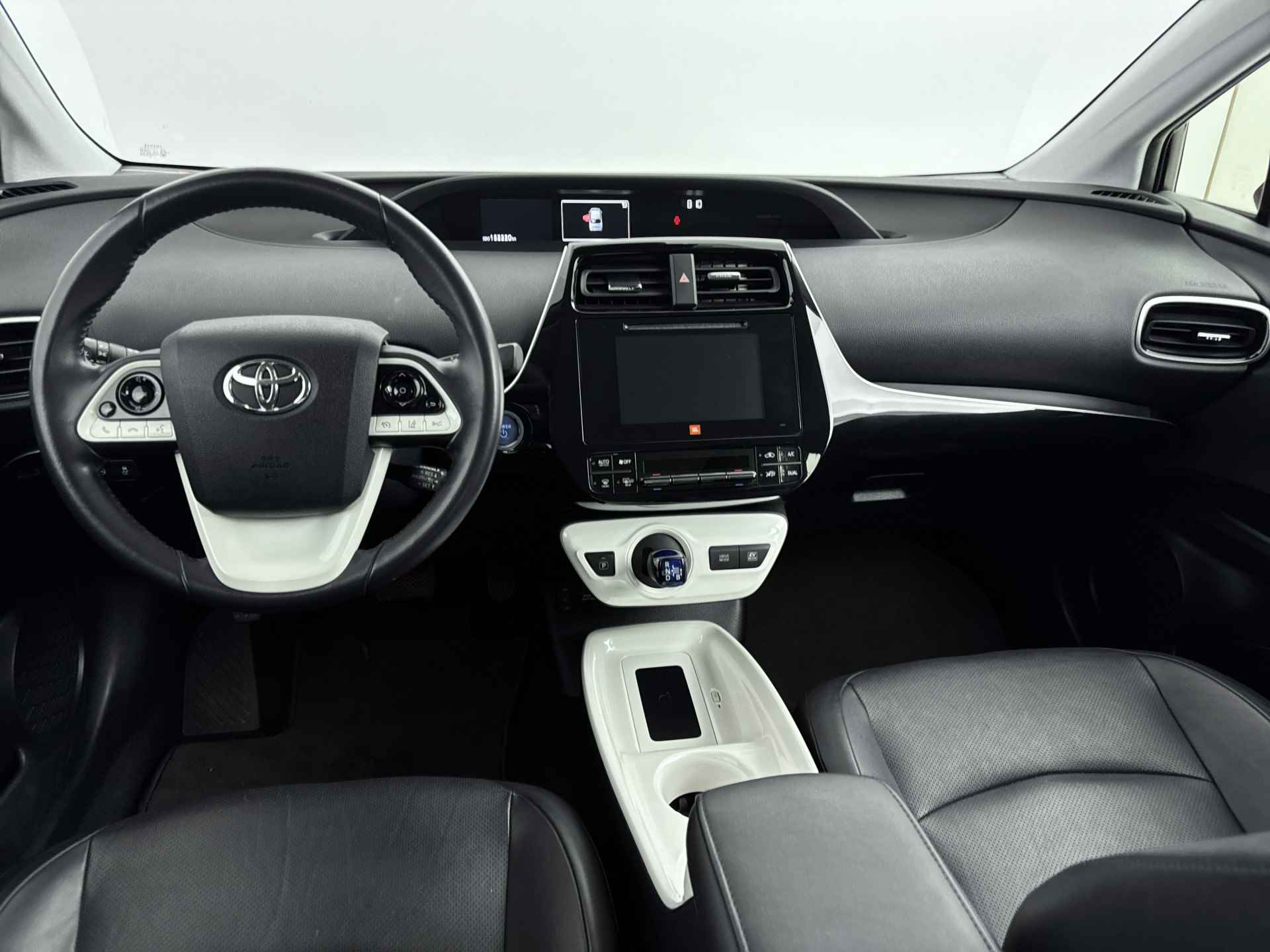 Toyota Prius 1.8 Executive | JBL | Naviagtie | Trekhaak | Head up Display | Cruise Control Adaptief | - 6/41