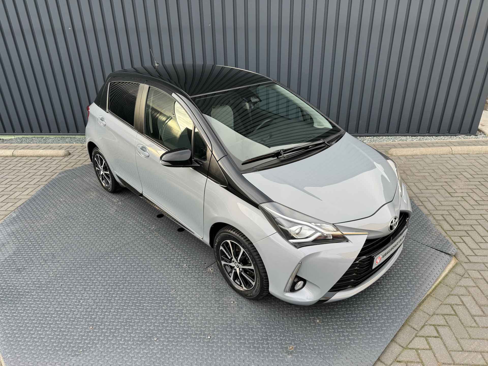 Toyota Yaris 1.5 VVT-i Bi-Tone | 4x nieuwe All Season banden | 12 mnd Bovag GARANTIE | Rijklaar!! - 8/39