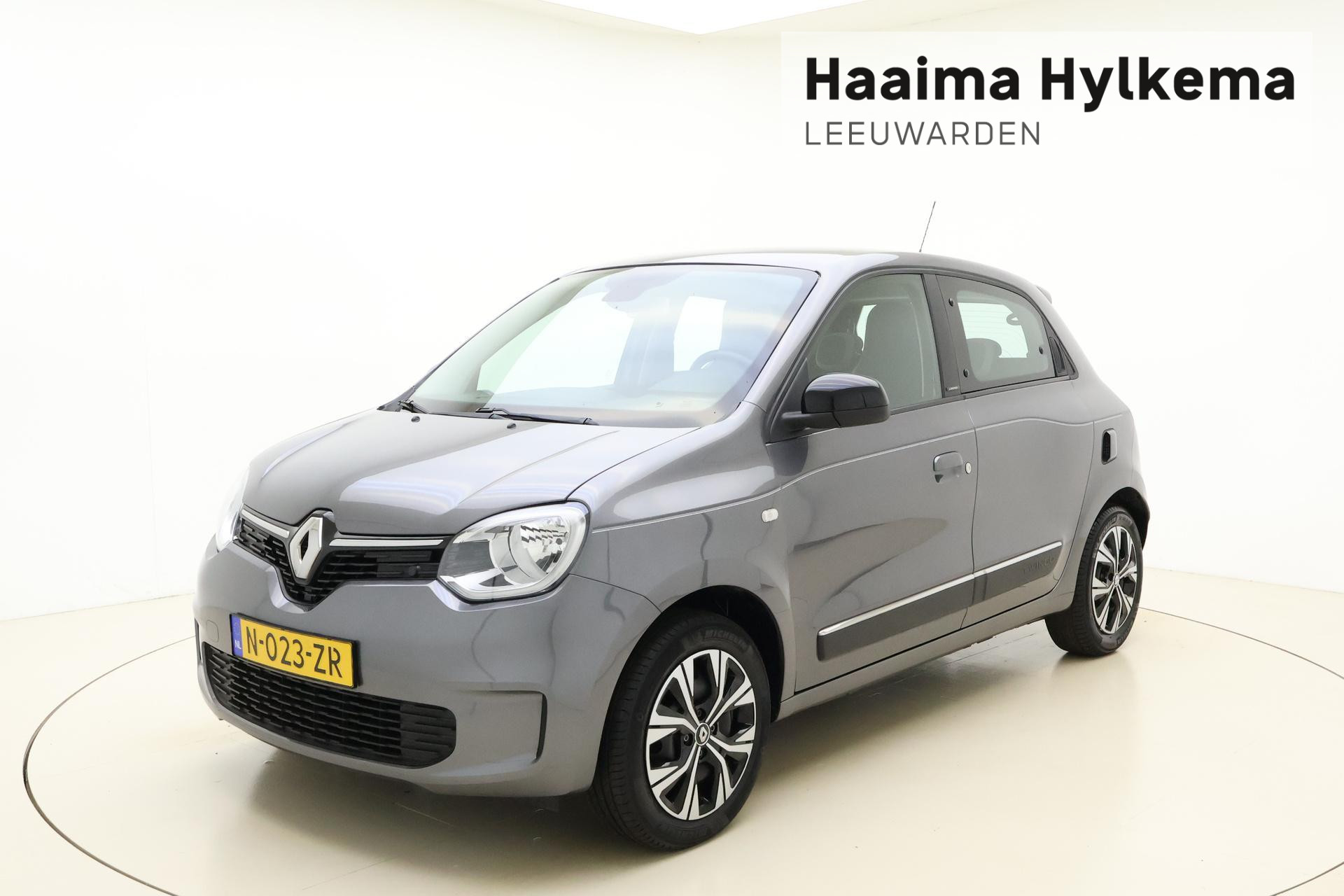 Renault Twingo 1.0 SCe Limited 65 PK | Handgeschakeld | Airco | Elektrische ramen | Parkeersensor | Cruise Control | Radio | Bluetooth | 1e eigenaar