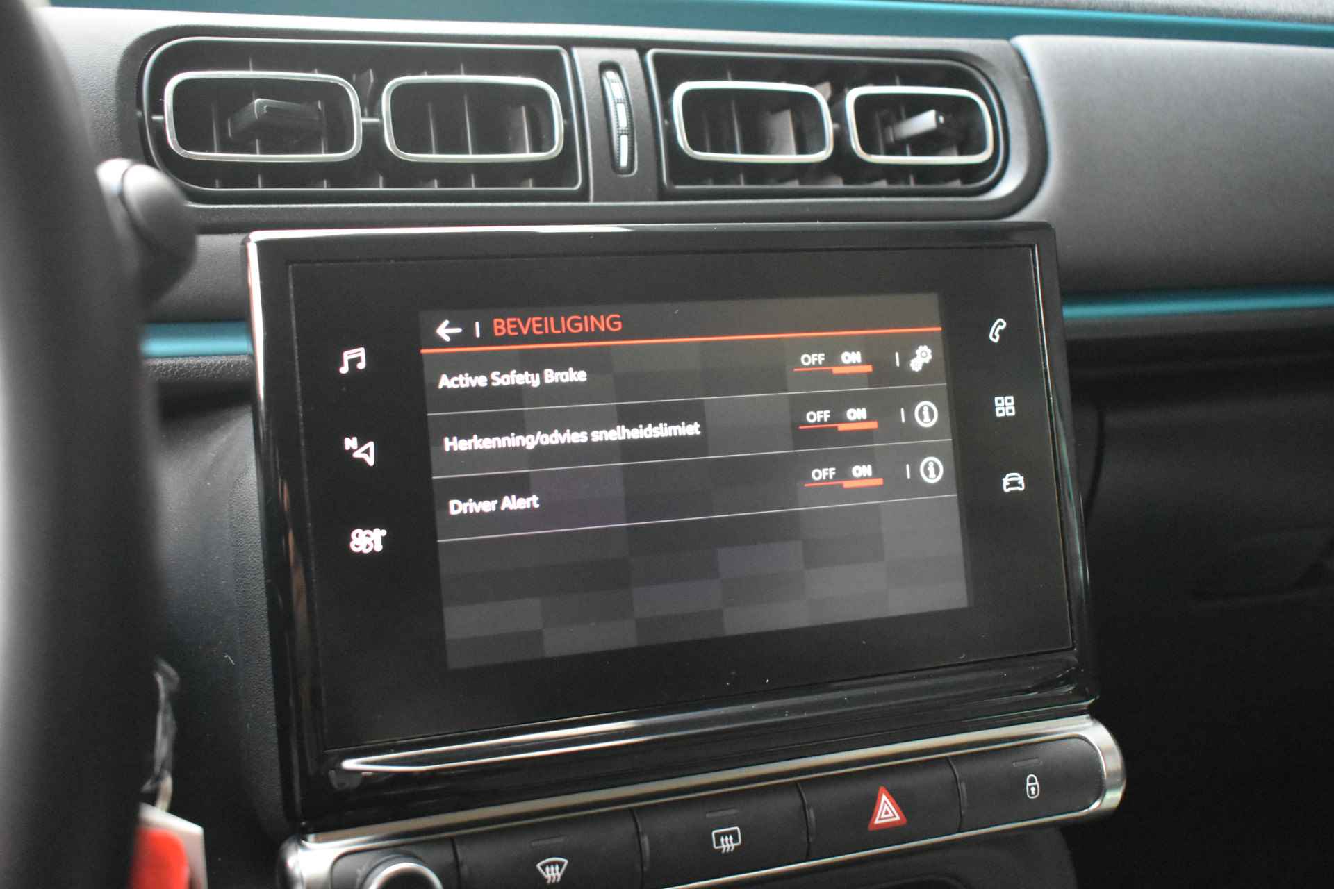 Citroën C3 1.2 PureTech Feel | Navi By App | Parkeersensoren | 1e Eigenaar | Apple Carplay | Android Auto | Cruise Control | !! - 25/46