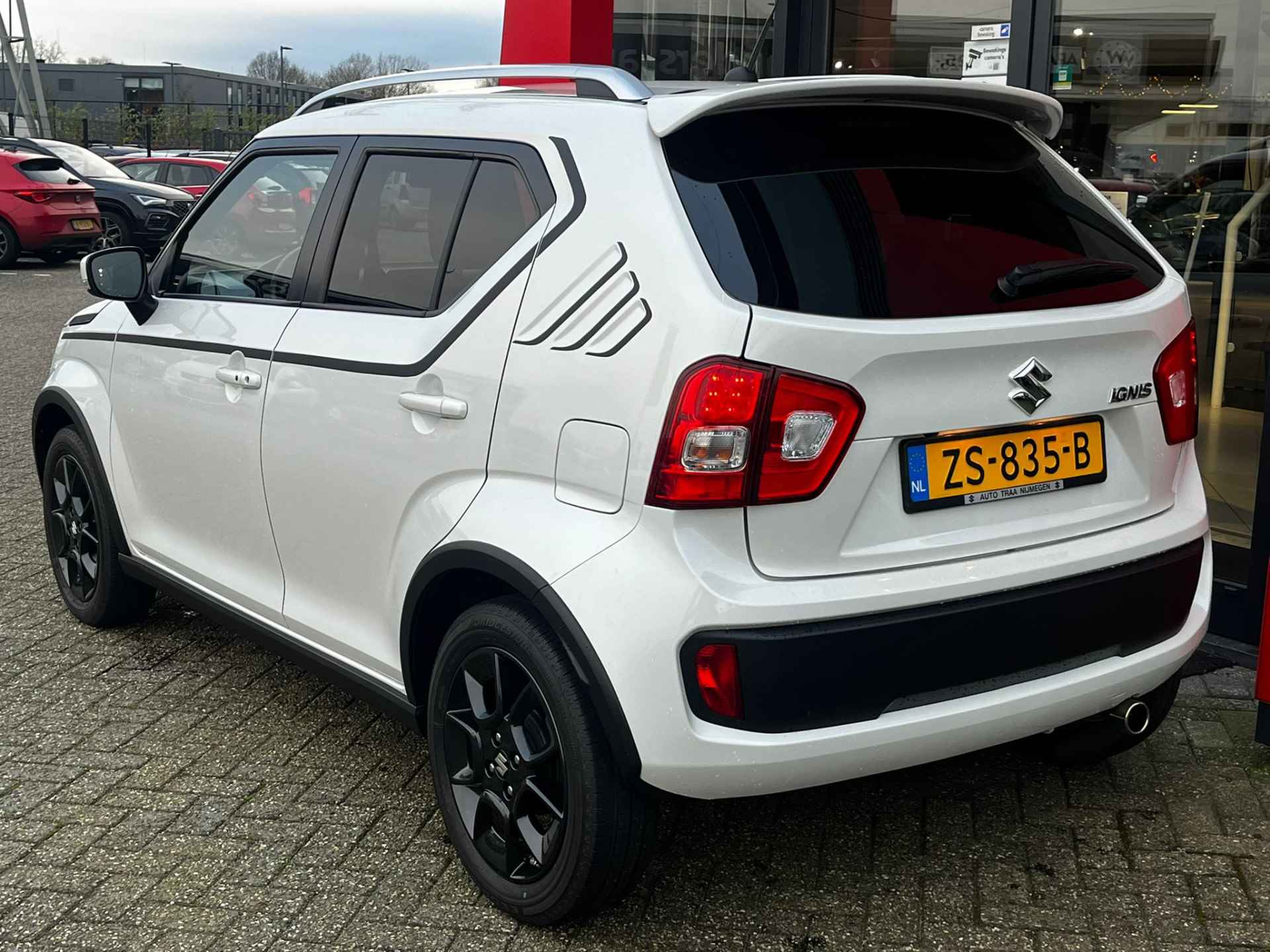 Suzuki Ignis 1.2 Stijl Automaat / Stoelverwarming/ Achteruitrij camera / 16'' LMV / - 3/24