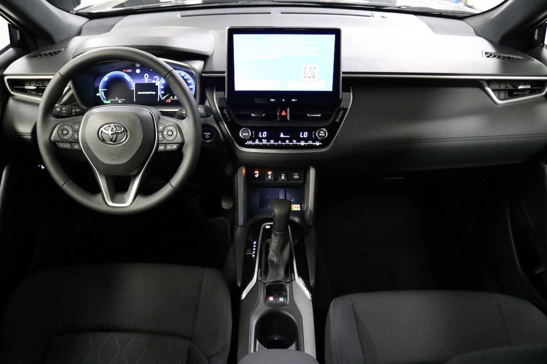 Toyota Corolla Cross 2.0 HP Hyb. Dynamic | Winterpack - 7/37