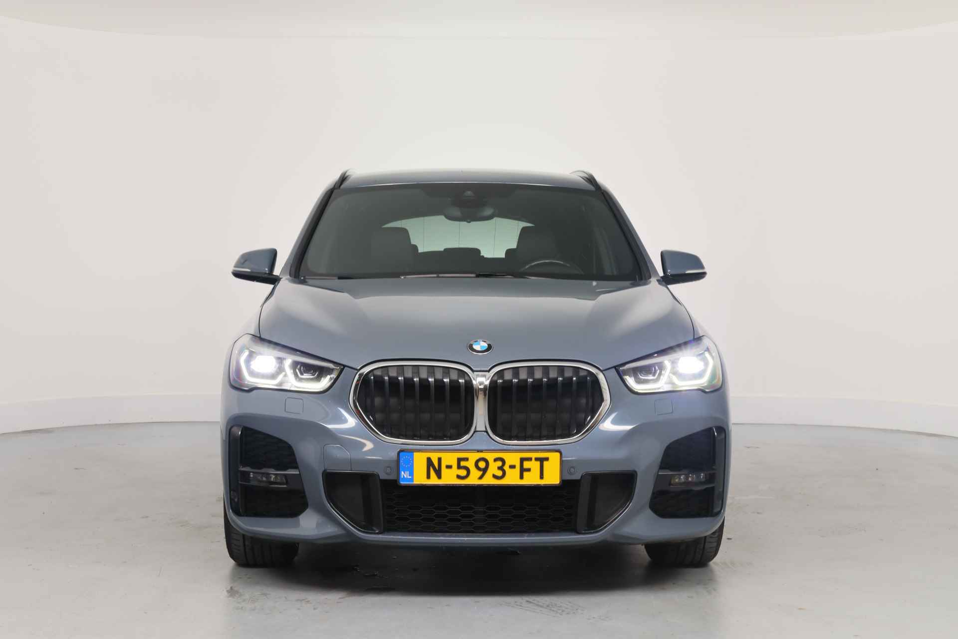 BMW X1 sDrive18i High Executive | M Sport | Adaptive Cruise | Led | Keyless | Camera | Elektr achterklep | Stoelverwarming | Sportstoel - 3/38