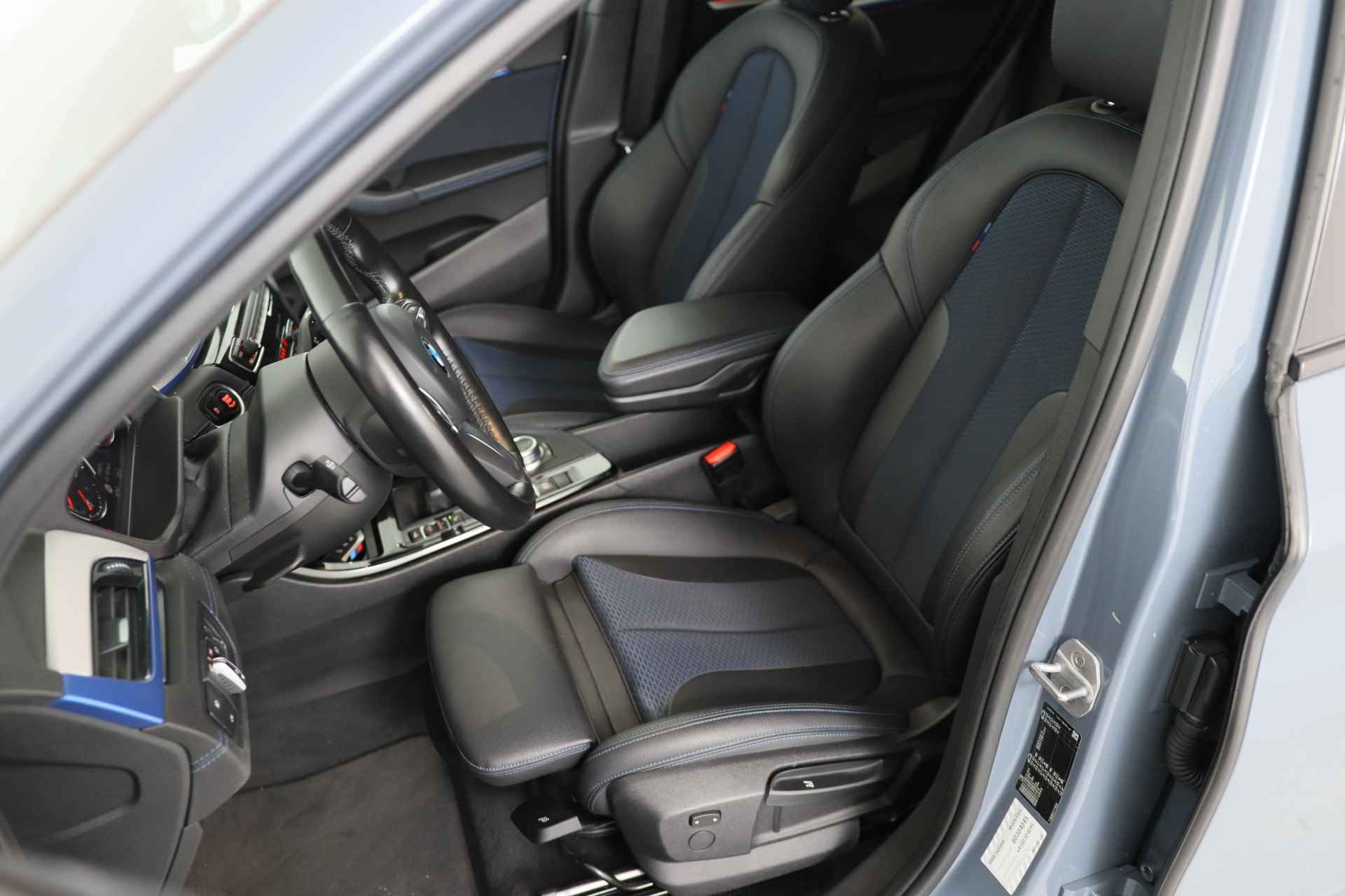 BMW X1 sDrive18i High Executive | M Sport | Adaptive Cruise | Led | Keyless | Camera | Elektr achterklep | Stoelverwarming | Sportstoel - 7/38