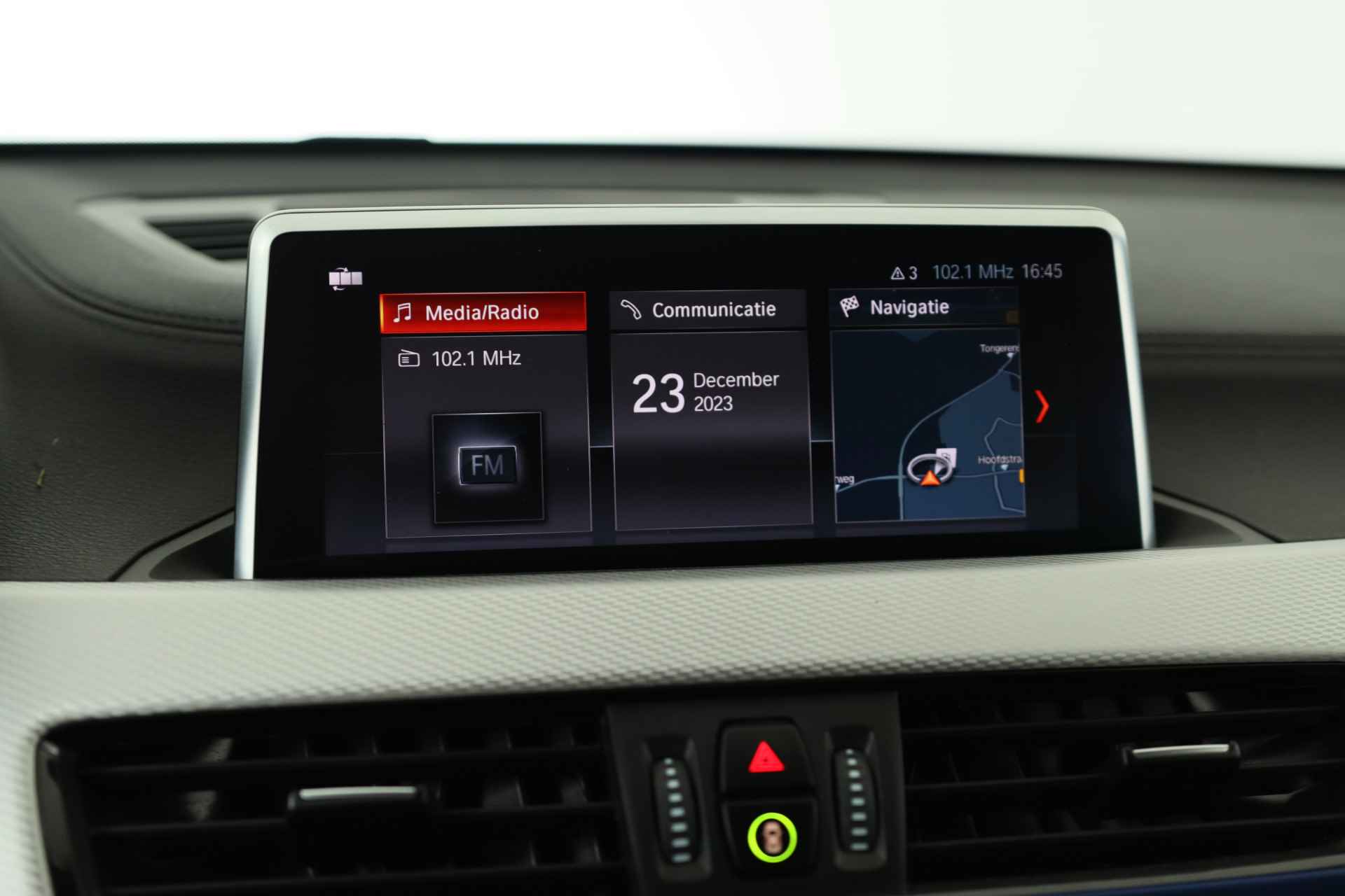 BMW X1 sDrive18i High Executive | M Sport | Adaptive Cruise | Led | Keyless | Camera | Elektr achterklep | Stoelverwarming | Sportstoel - 12/38