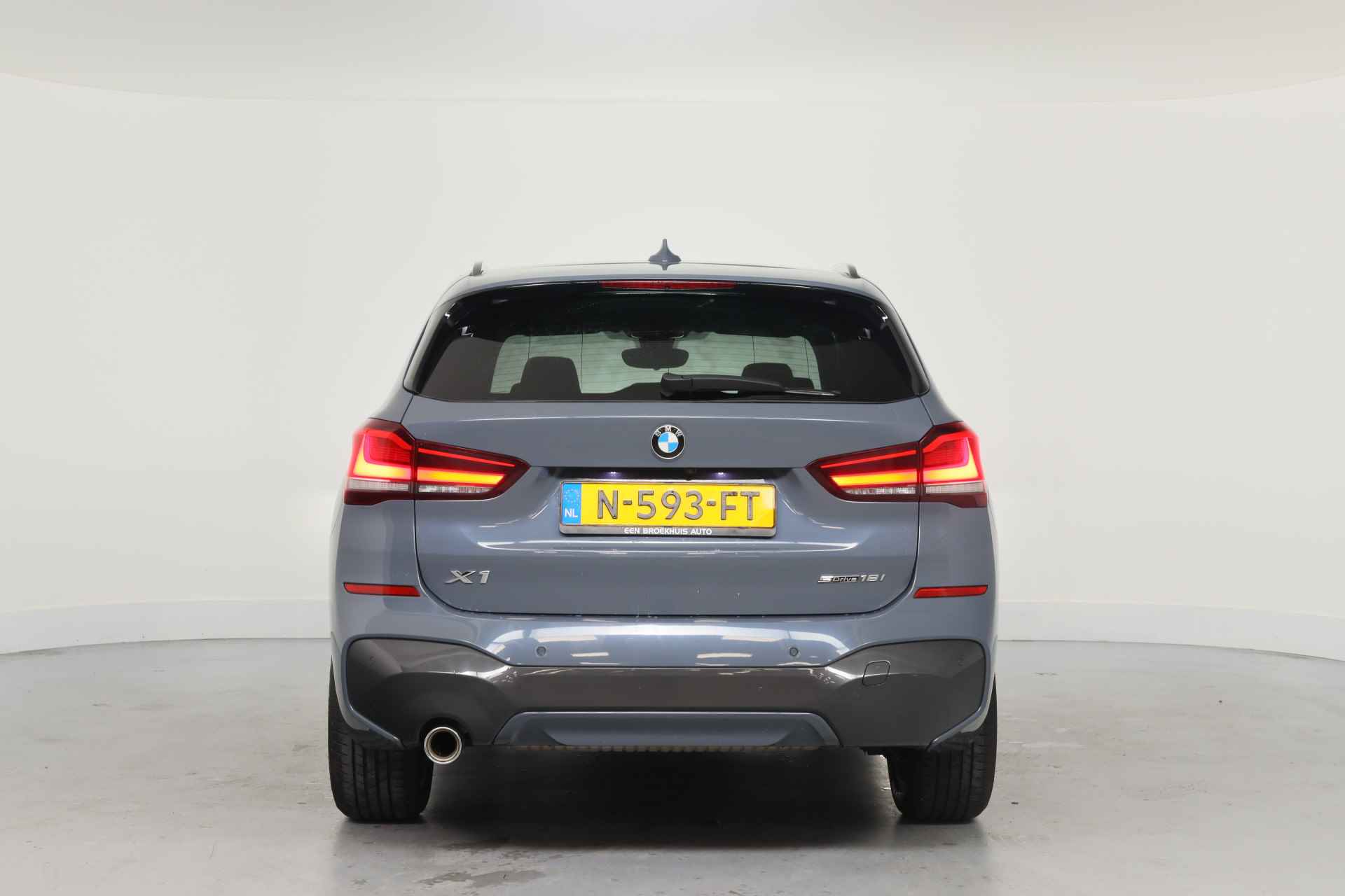 BMW X1 sDrive18i High Executive | M Sport | Adaptive Cruise | Led | Keyless | Camera | Elektr achterklep | Stoelverwarming | Sportstoel - 19/38