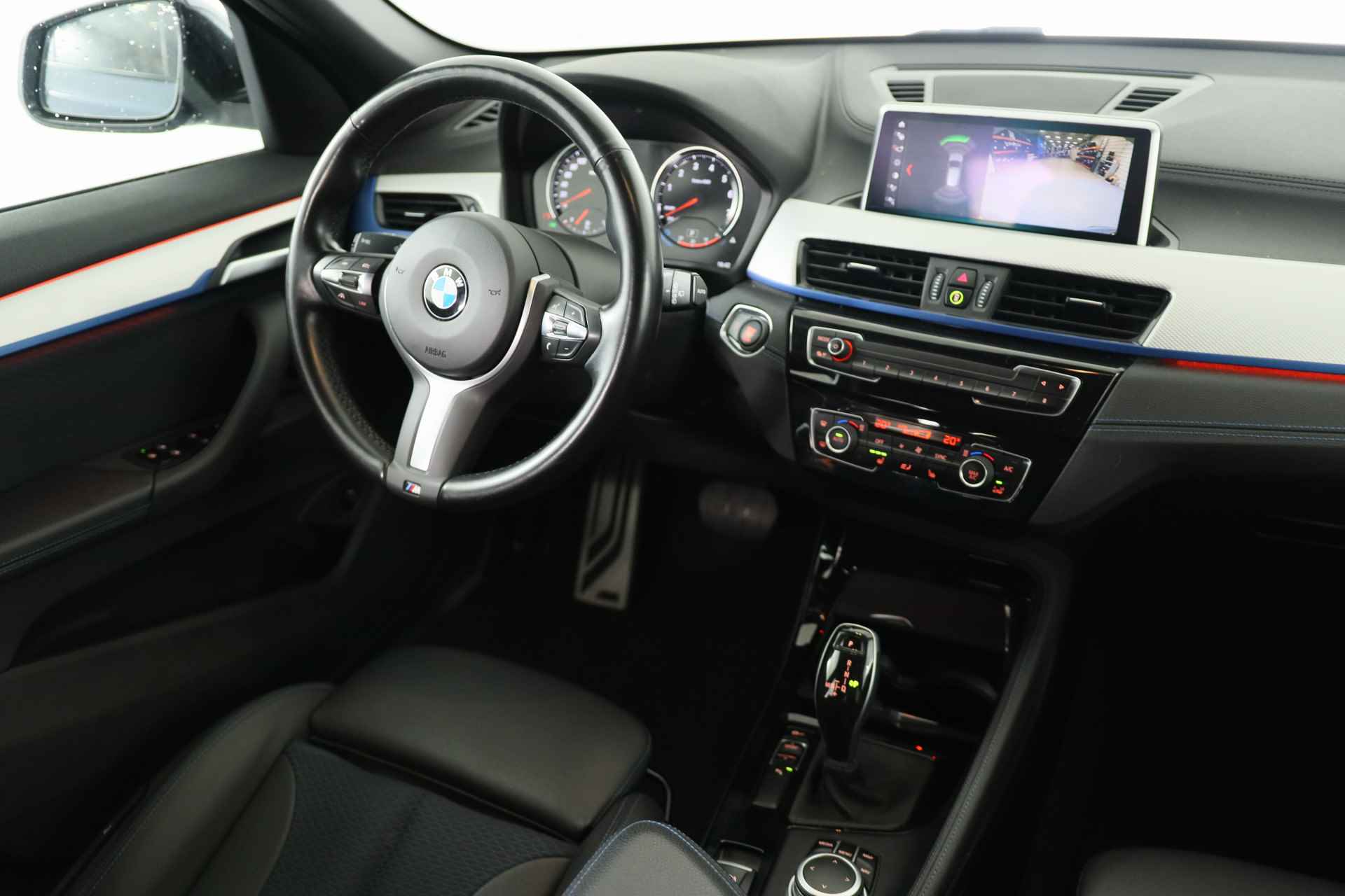 BMW X1 sDrive18i High Executive | M Sport | Adaptive Cruise | Led | Keyless | Camera | Elektr achterklep | Stoelverwarming | Sportstoel - 26/38