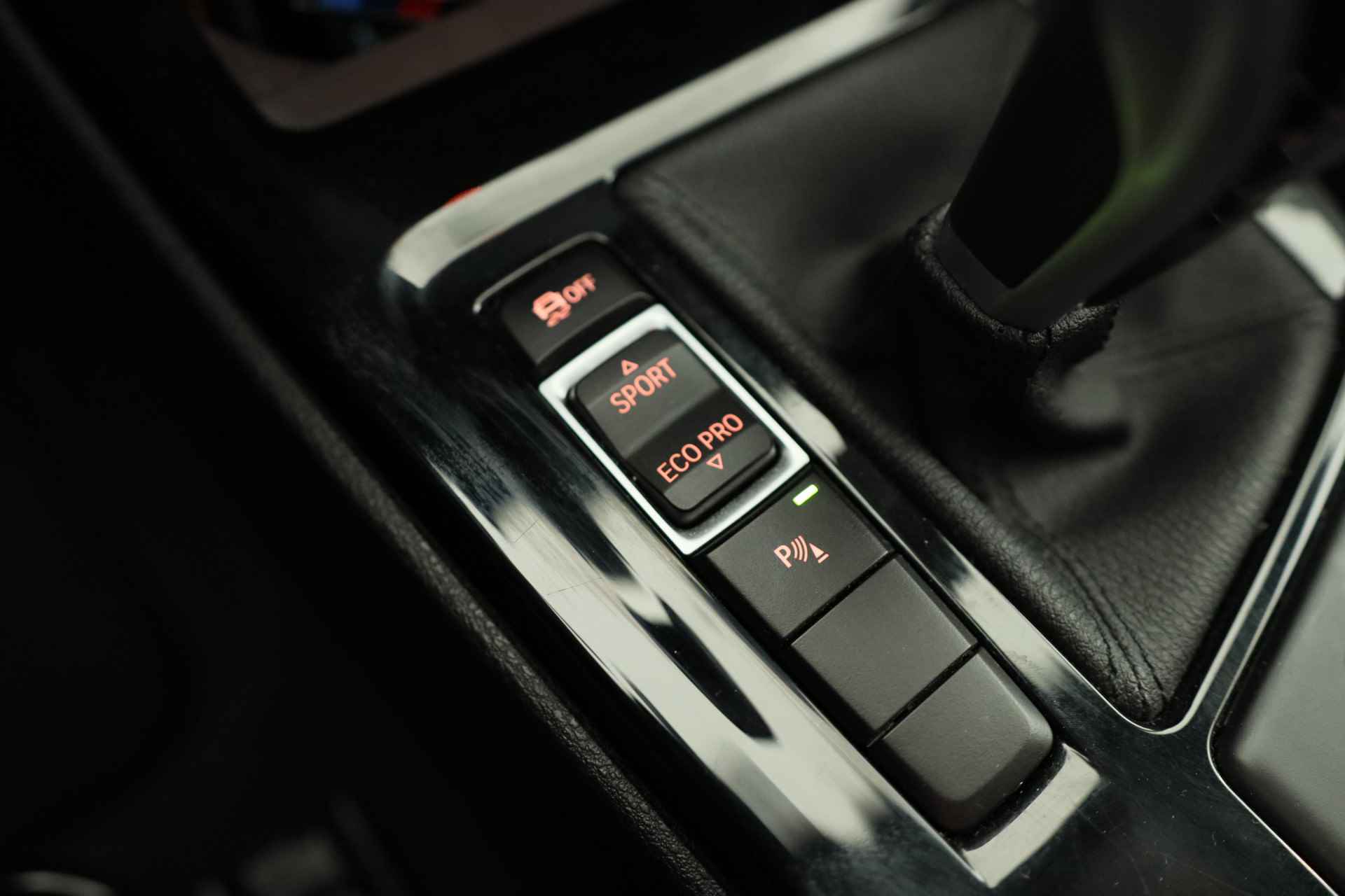 BMW X1 sDrive18i High Executive | M Sport | Adaptive Cruise | Led | Keyless | Camera | Elektr achterklep | Stoelverwarming | Sportstoel - 38/38