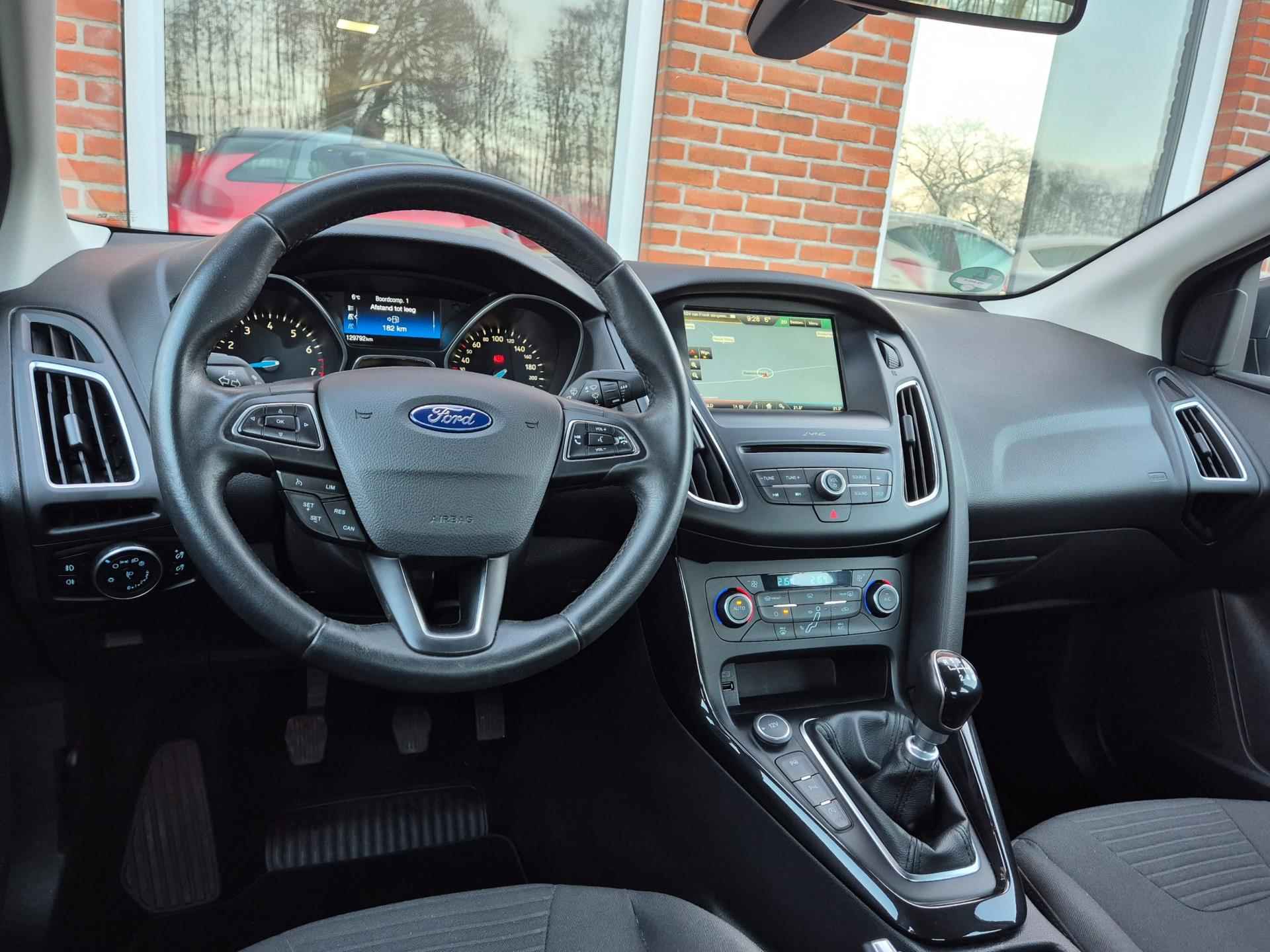 Ford Focus 1.0 Titanium Edition 125PK 4drs clima, cruise, navi, pdc, parkassist, lmv RIJKLAAR - 10/20