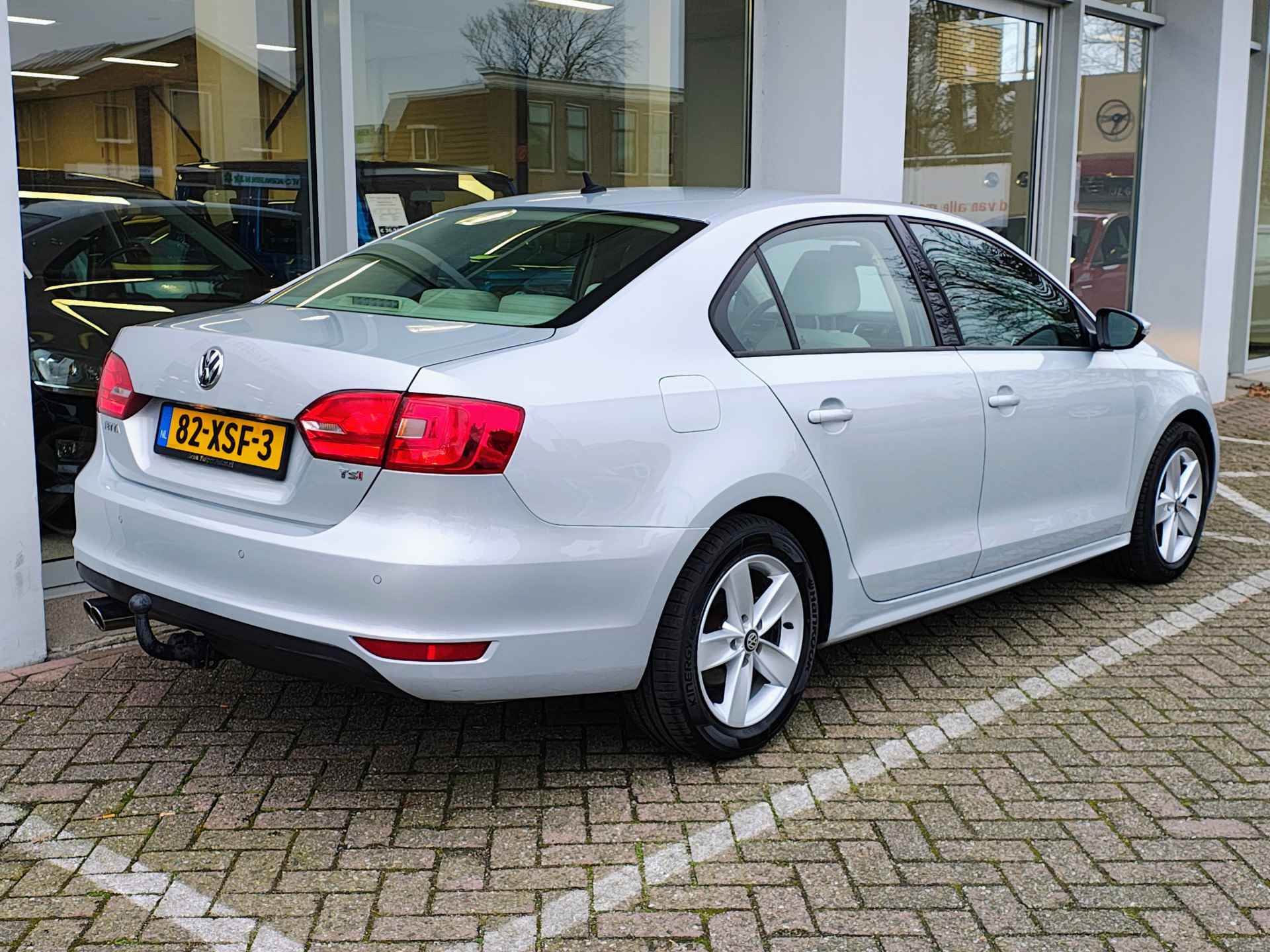 Volkswagen Jetta 1.4 TSI HIGHLINE Clima | Cruise | Trekhaak | Houtinleg - 6/32