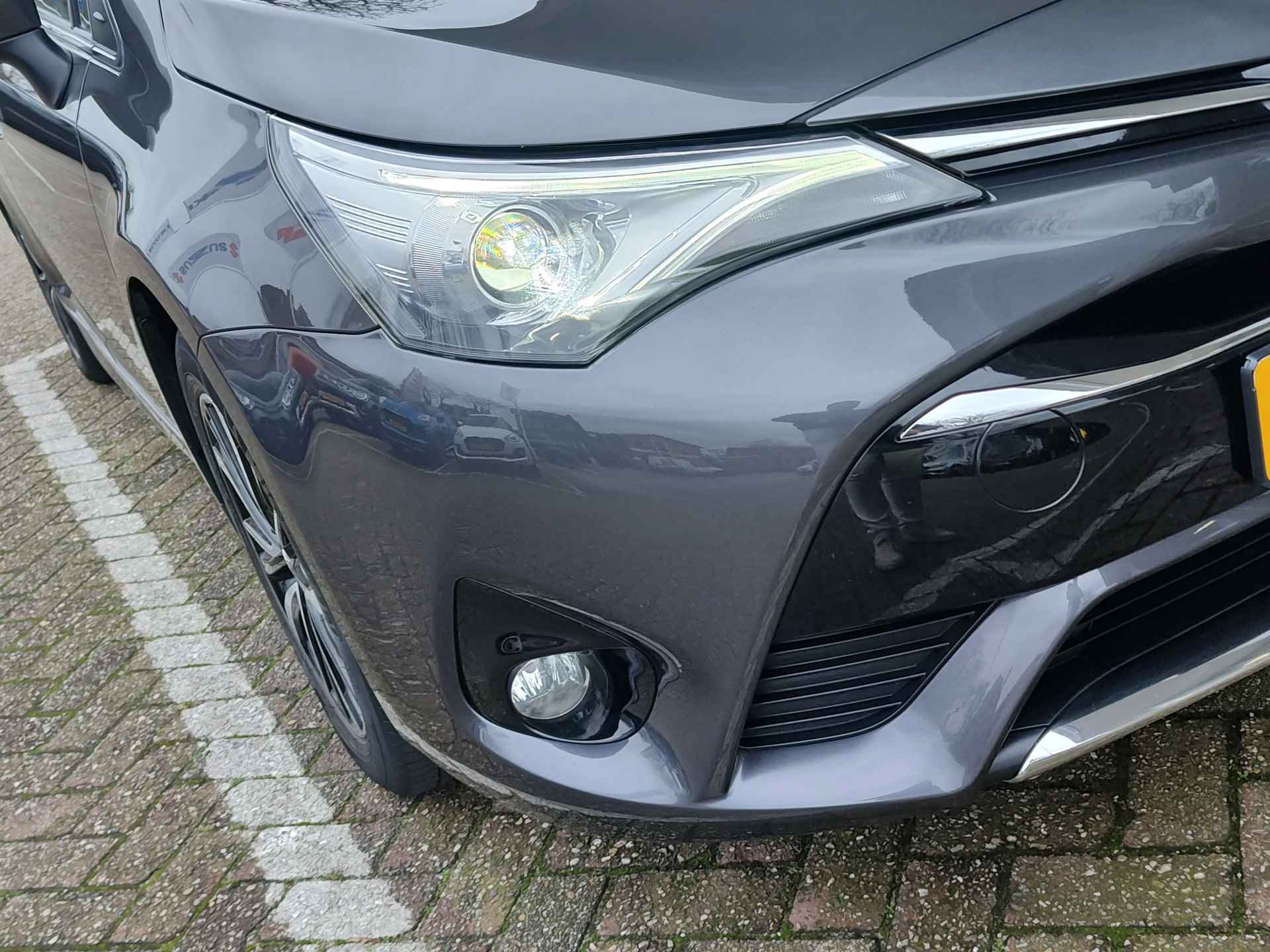 Toyota Avensis Touring Sports 1.8 VVT-i DYNAMIC Stoelverwarming | Keyless | Navigatie - 36/37