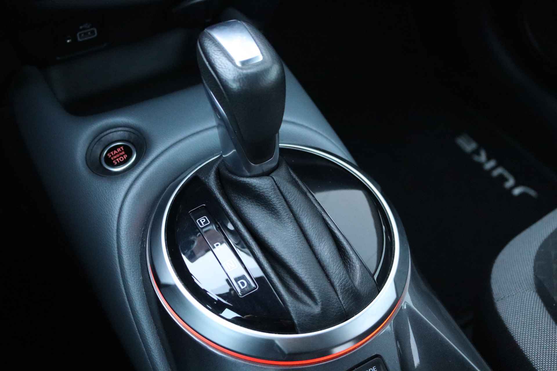 Nissan Juke 1.0 DIG-T 117PK Automaat N-Design Navigatie/Cruise-ctrl/Camera/Carplay - 25/32