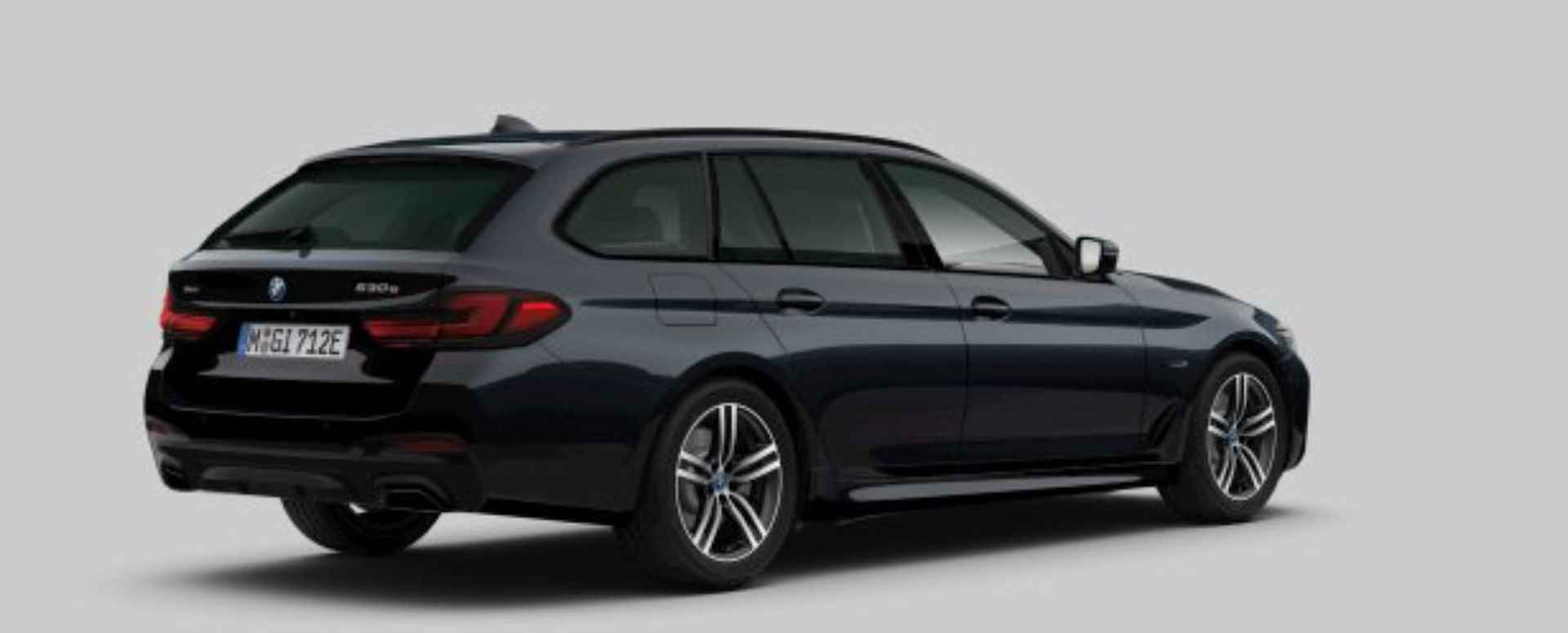 BMW 5-serie Touring 530e xDrive Executive M Sportpakket - Panoramadak - Parking Assistant - HiFi System - Elektrisch verstelbare/verwarmde stoelen - High Beam Assistant - Comfort Access - - 2/19