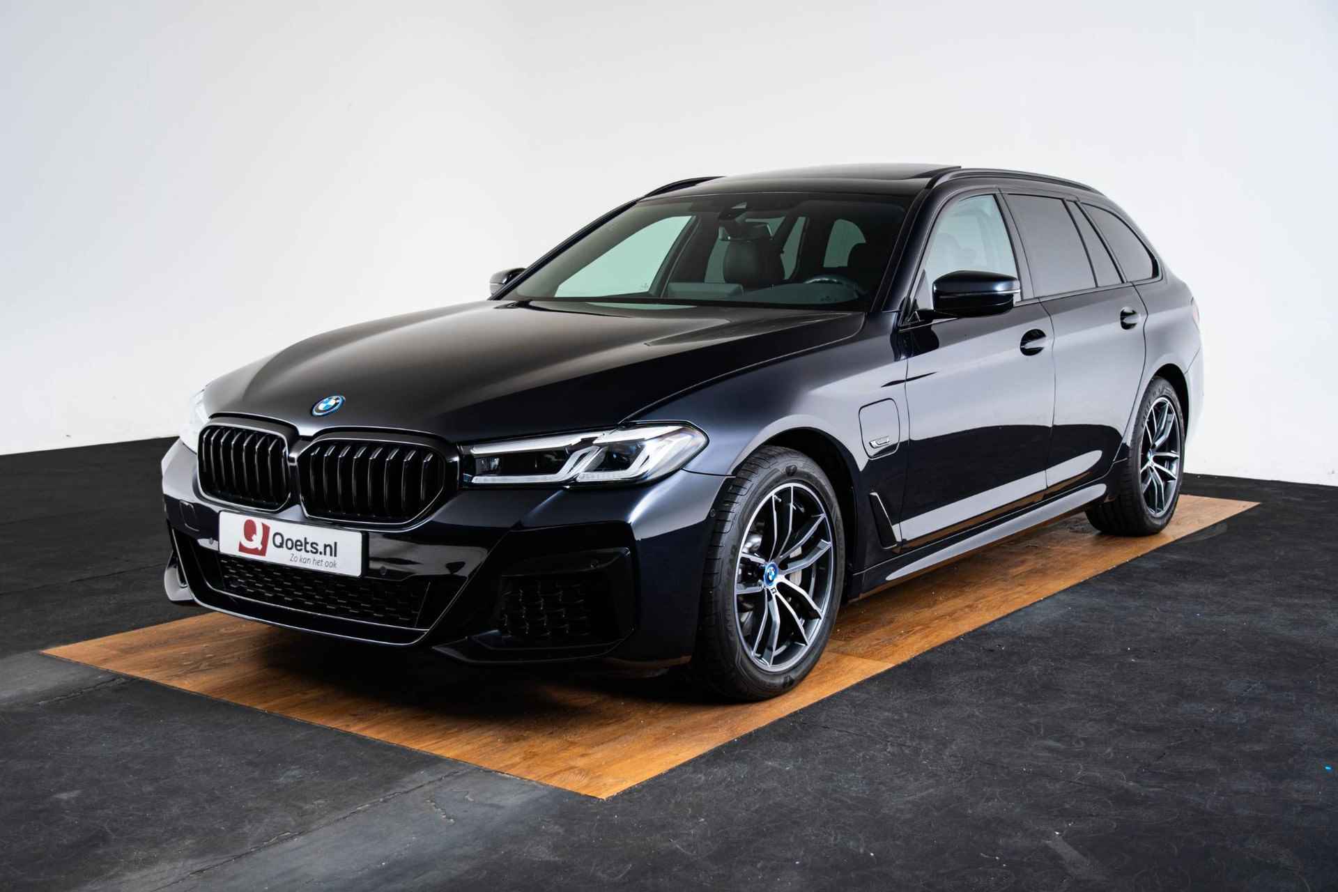 BMW 5-serie Touring 530e xDrive Executive M Sportpakket - Panoramadak - Parking Assistant - HiFi System - Elektrisch verstelbare/verwarmde stoelen - High Beam Assistant - Comfort Access - - 35/69