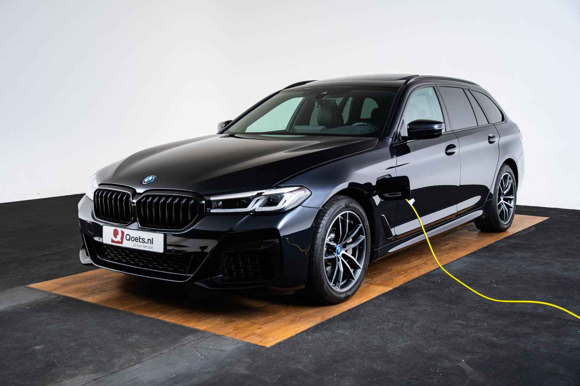 BMW 5-serie Touring 530e xDrive Executive M Sportpakket - Panoramadak - Parking Assistant - HiFi System - Elektrisch verstelbare/verwarmde stoelen - High Beam Assistant - Comfort Access - - 63/69