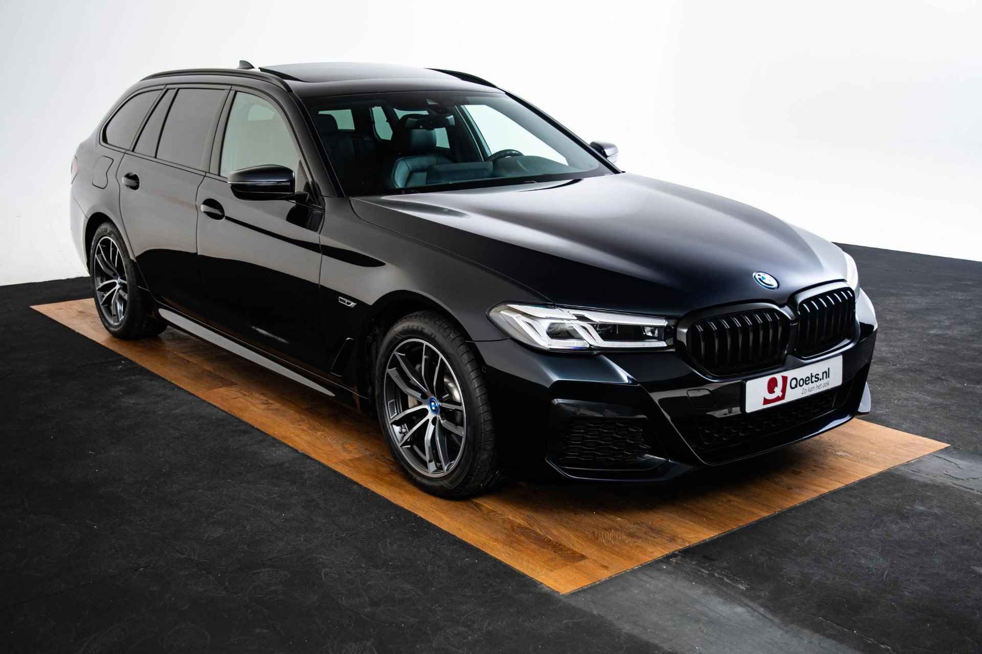 BMW 5-serie Touring 530e xDrive Executive M Sportpakket - Panoramadak - Parking Assistant - HiFi System - Elektrisch verstelbare/verwarmde stoelen - High Beam Assistant - Comfort Access - - 68/69