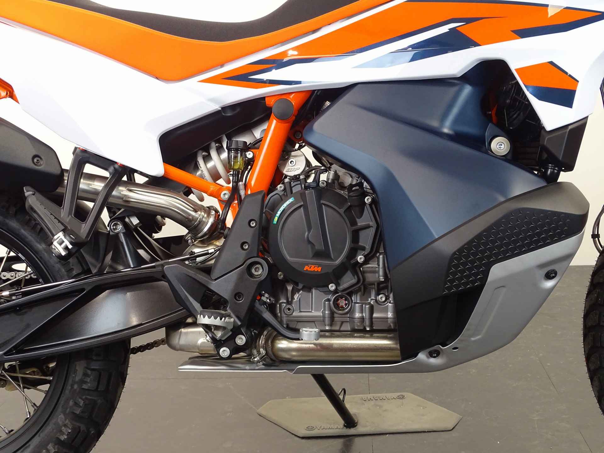 KTM 890 ADVENTURE R - 4/11