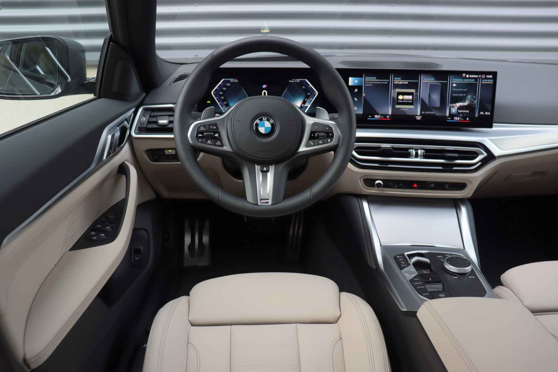 BMW 4 Serie Gran Coupé 420i | High Executive | M Sportpakket | Safety Pack | Personal CoPilot Pack - 8/41