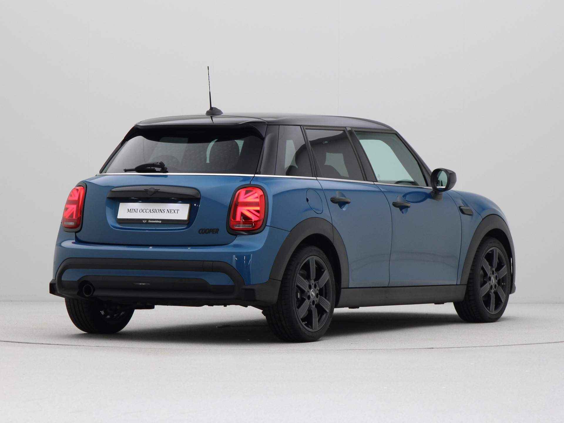 MINI 5-deurs Cooper Camden Edition Aut. - 10/22