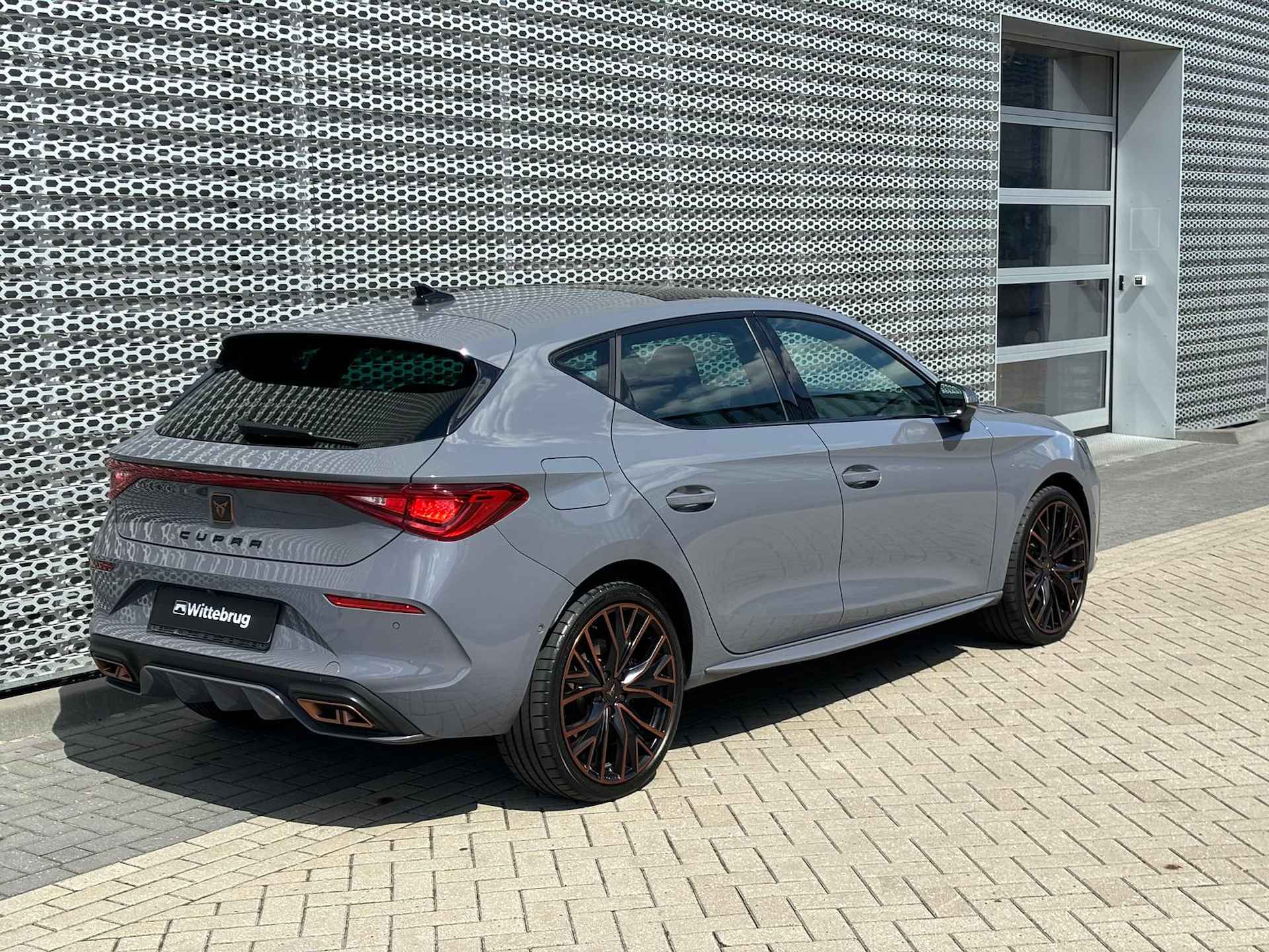 CUPRA Leon 1.4 e-Hybrid 245pk DSG VZ Performance / Panoramadak / SuperSport Stuur / 19" LMV / Stuur & Stoelverwarming / LED / Keyless / Navigatie / Camera / Adaptief Onderstel / Alarm - 8/29