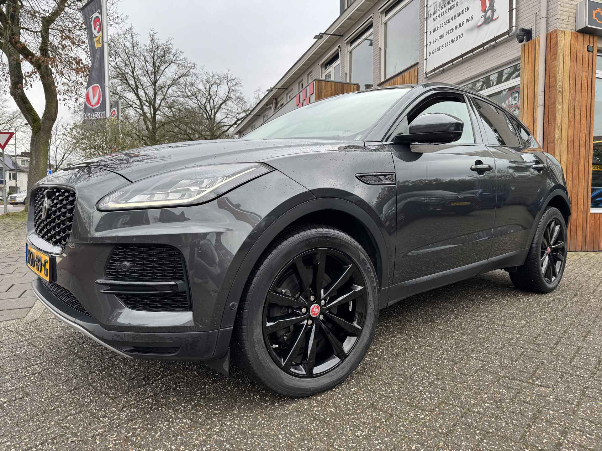 Jaguar E-Pace 2.0 P250 AWD S Aut. Leer | Trekhaak | Camera - 35/40