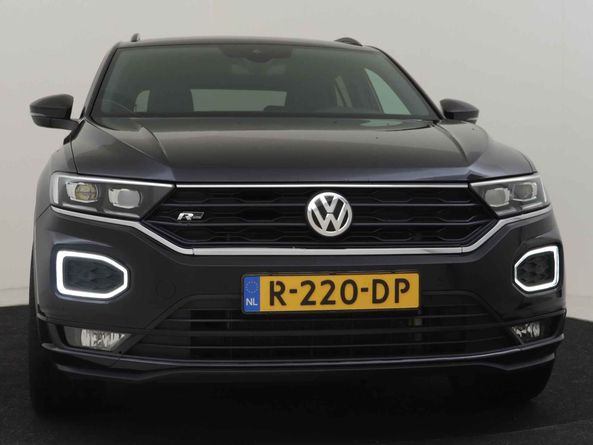 Volkswagen T-Roc 2.0 TSI 191pk 4Motion Sport Business R | Adaptive cruise control | Parkeersensoren v+a | Voorstoelen verwarmd | Navigatie | DAB - 27/41