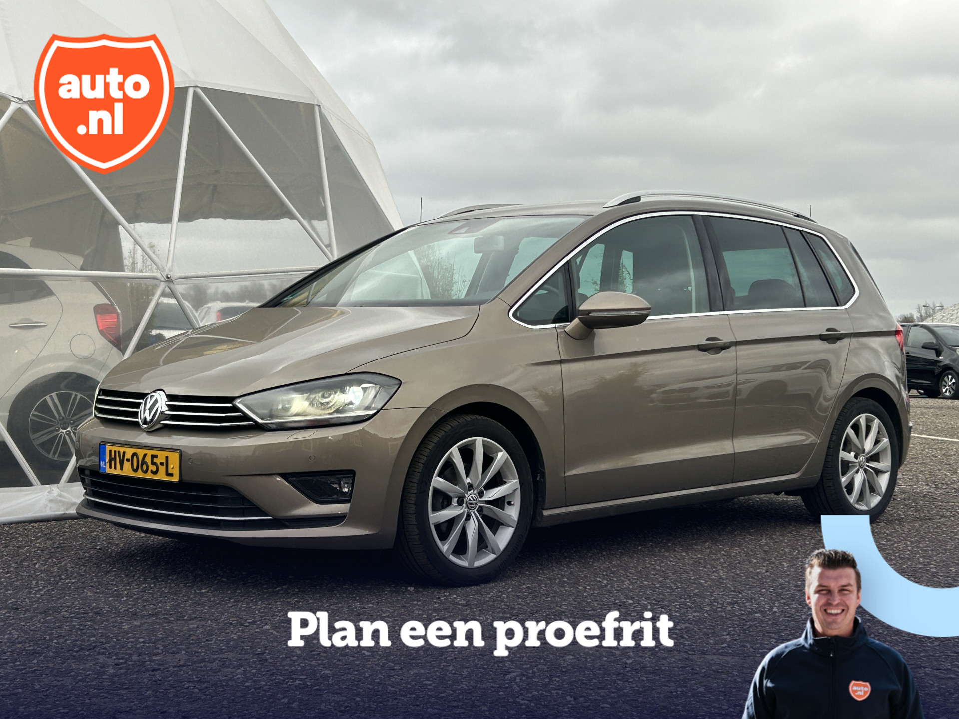 Volkswagen Golf Sportsvan 1.2 TSI Highline | Trekhaak | Dodehoek detectie | Camera | Carplay | Bi-xenon koplampen | 17"LM Velgen |