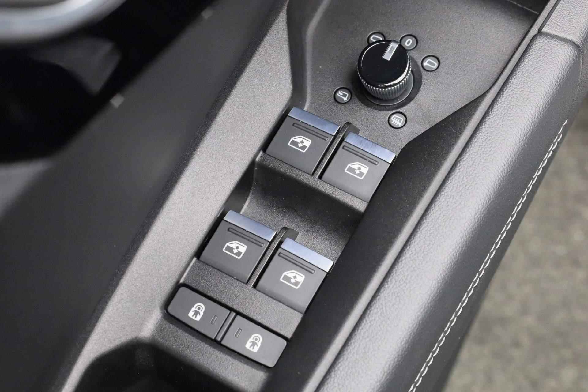 Audi Q4 Sportback e-tron 50 299PK quattro S edition 77 kWh | Pano | HUD | Camera | SONOS sound  | Standkachel | 21 inch - 32/52