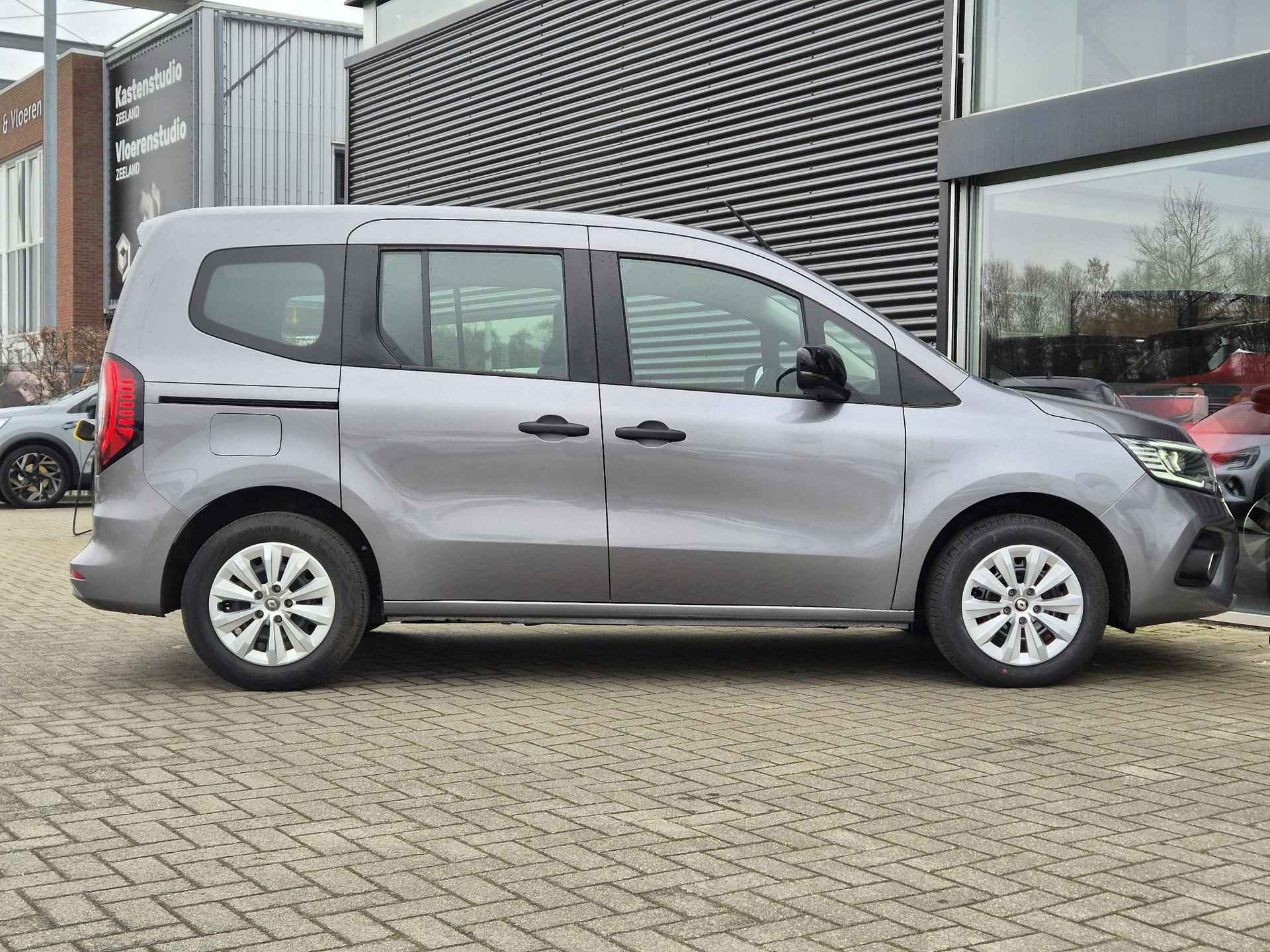 Renault Kangoo TCe 1.3 Family Airco, Navigatie, Cruise, LED verlichting, P-hulp - 7/52