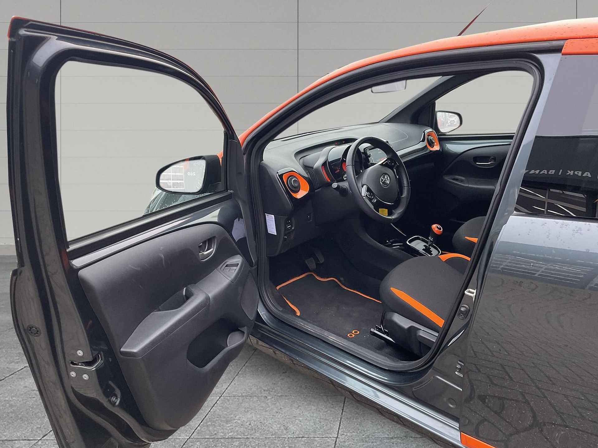 Toyota Aygo 1.0 VVT-i x-JBL - 9/18