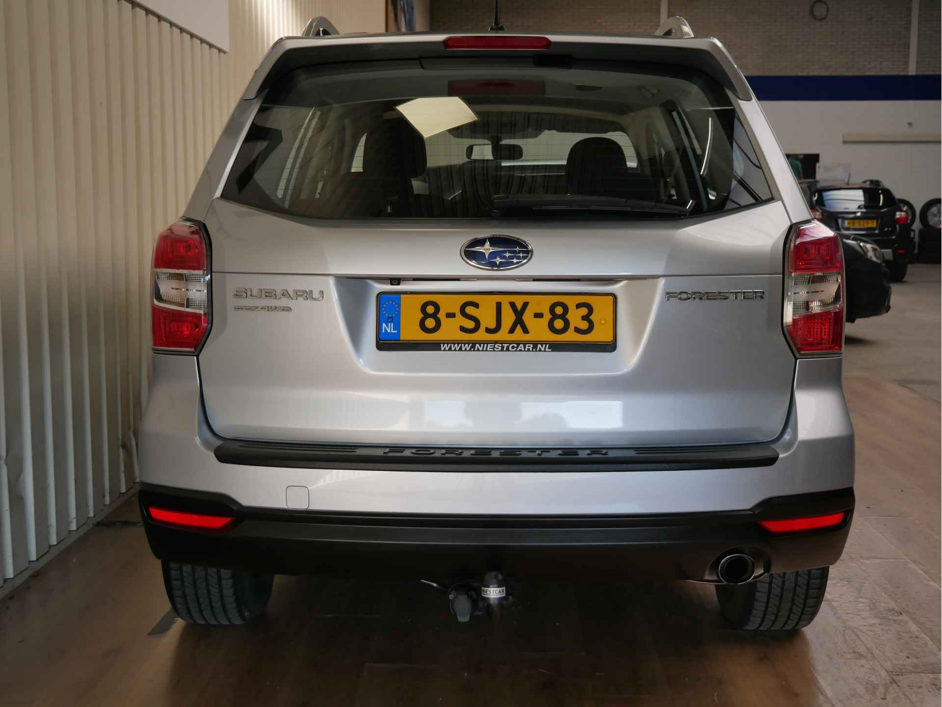 Subaru Forester 2.0 Luxury - 23/25